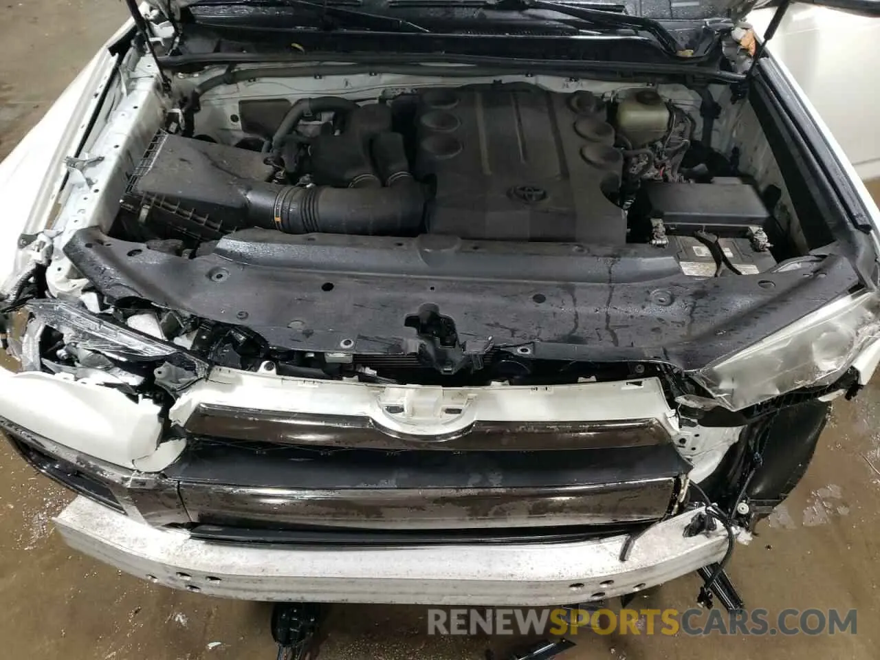 11 Photograph of a damaged car JTEBU5JRXK5732676 TOYOTA 4RUNNER 2019