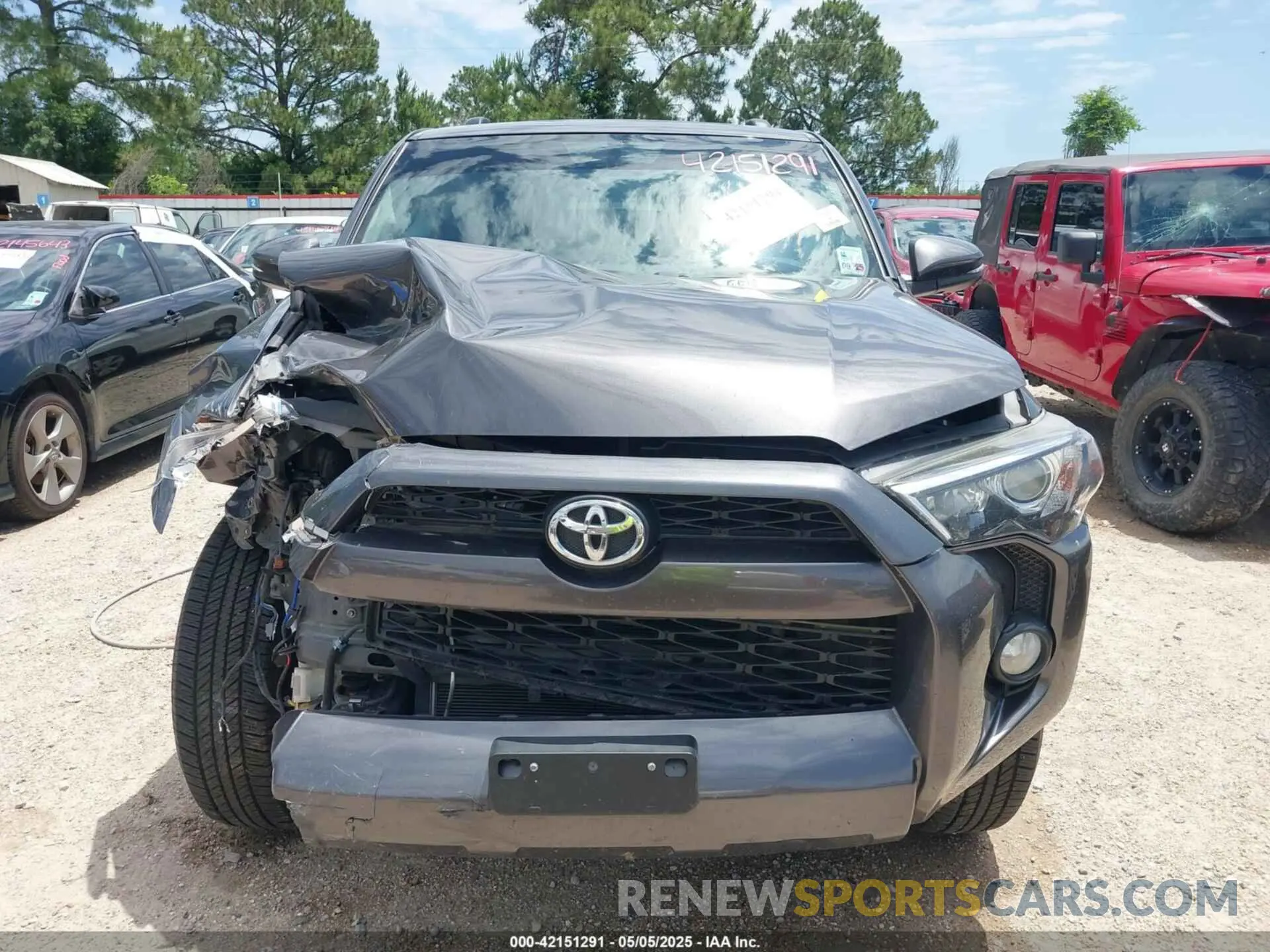 12 Фотография поврежденного автомобиля JTEZU5JR0K5196349 TOYOTA 4RUNNER 2019