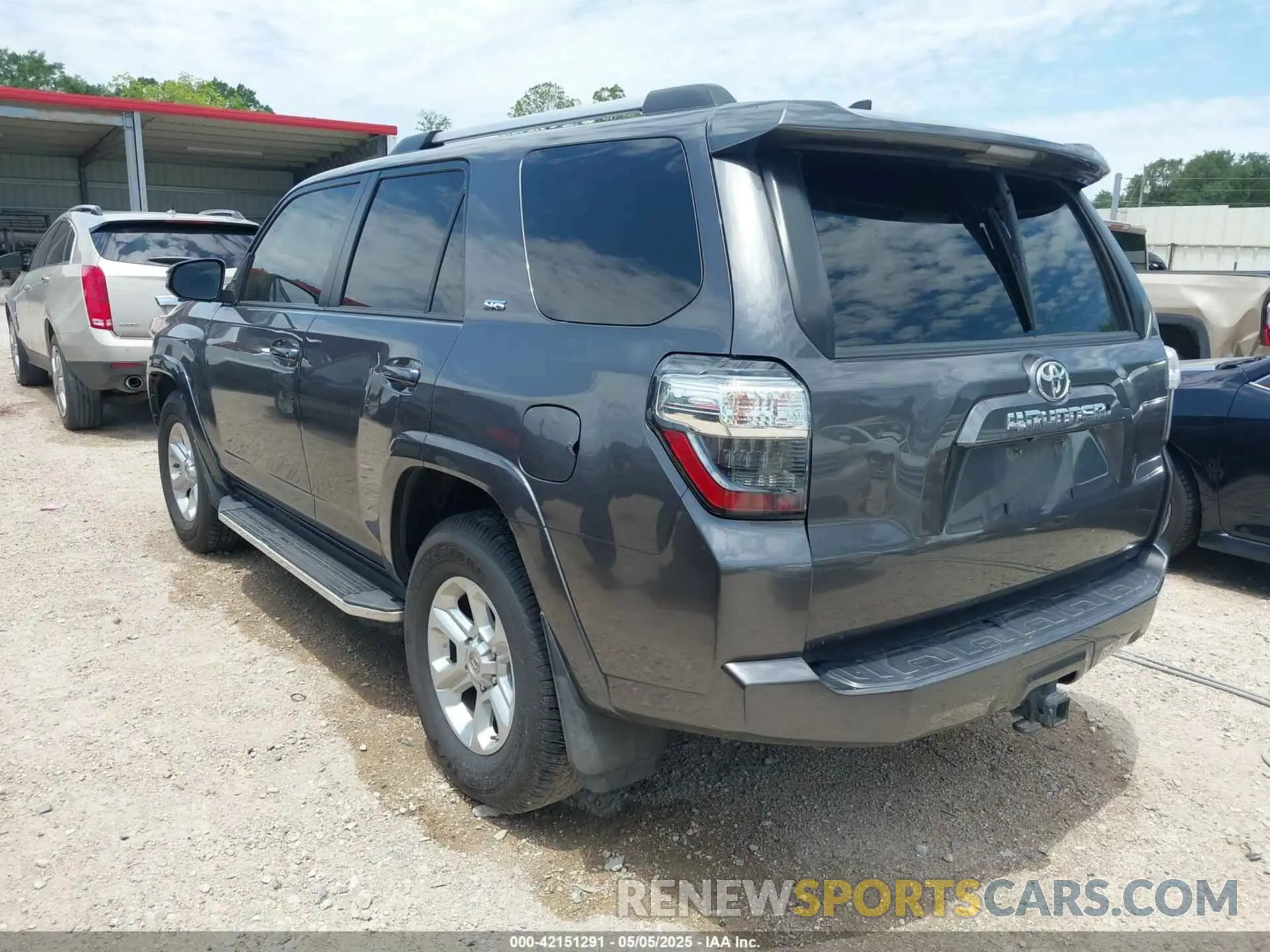 3 Фотография поврежденного автомобиля JTEZU5JR0K5196349 TOYOTA 4RUNNER 2019