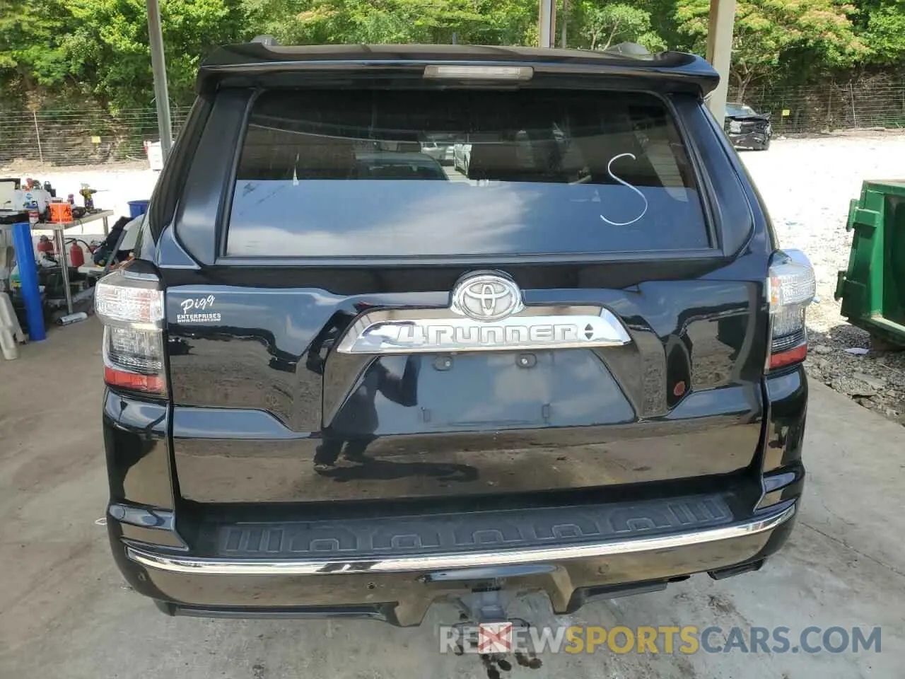 6 Photograph of a damaged car JTEZU5JR0K5200531 TOYOTA 4RUNNER 2019