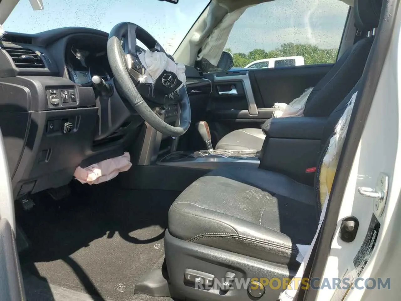 7 Photograph of a damaged car JTEZU5JR0K5200867 TOYOTA 4RUNNER 2019
