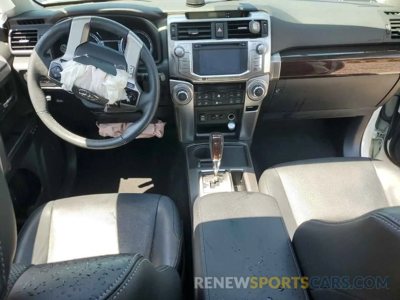 8 Photograph of a damaged car JTEZU5JR0K5200867 TOYOTA 4RUNNER 2019