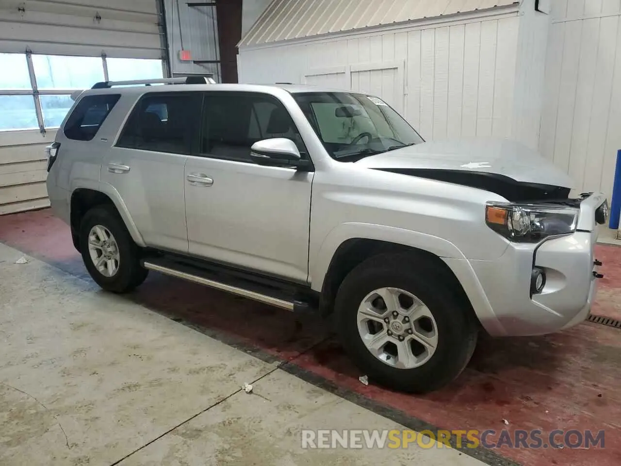 4 Photograph of a damaged car JTEZU5JR0K5206037 TOYOTA 4RUNNER 2019