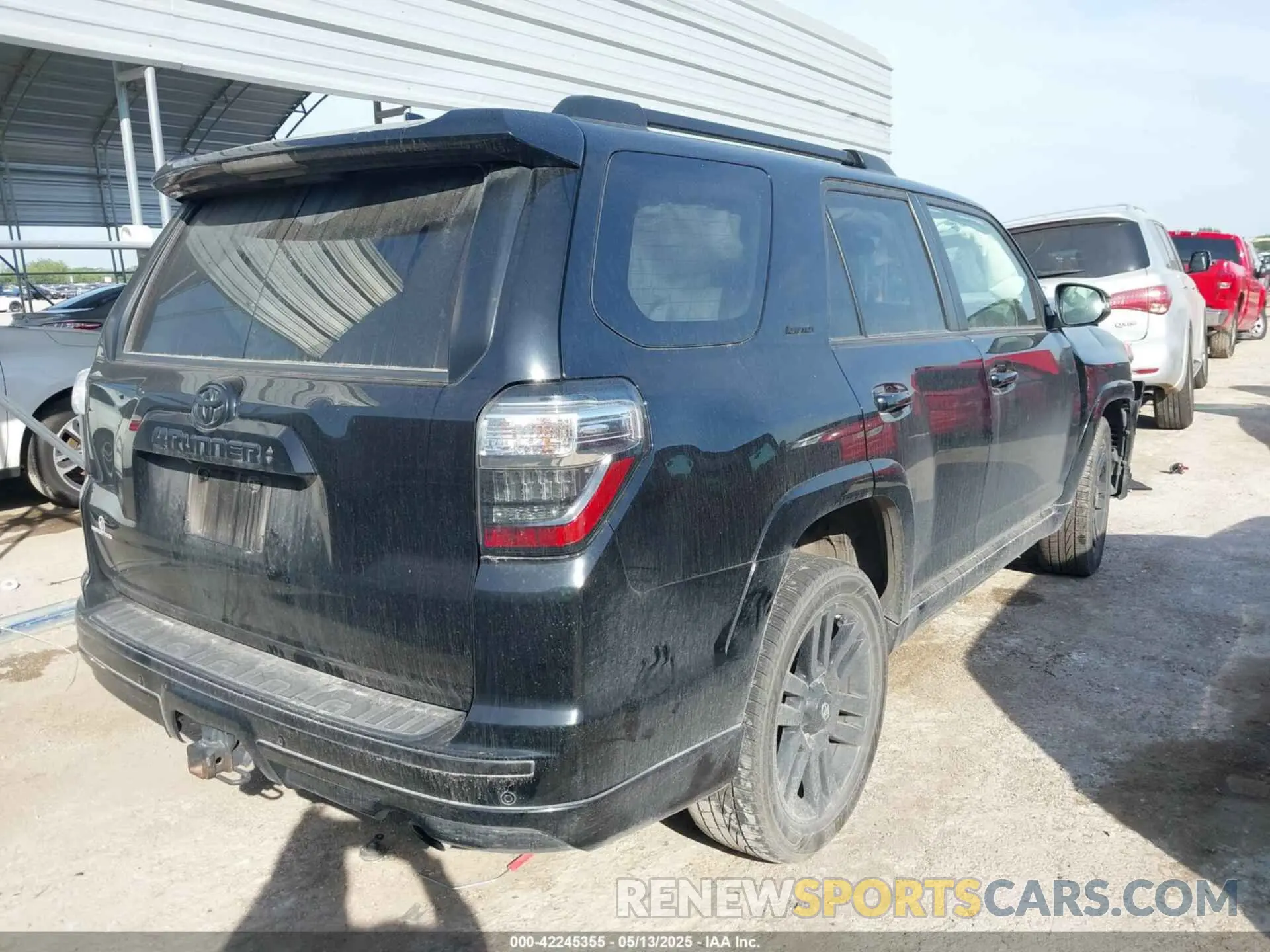 4 Photograph of a damaged car JTEZU5JR0K5210007 TOYOTA 4RUNNER 2019