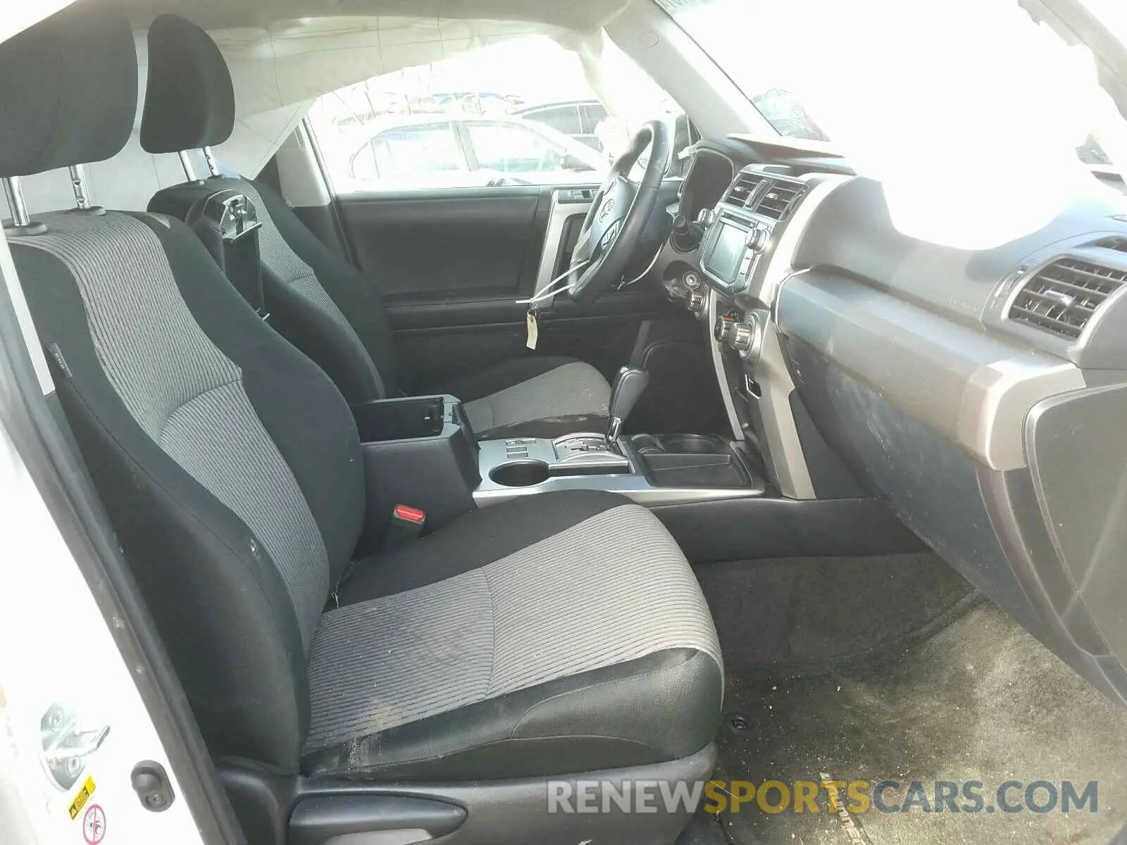 5 Photograph of a damaged car JTEZU5JR1K5192844 TOYOTA 4RUNNER 2019