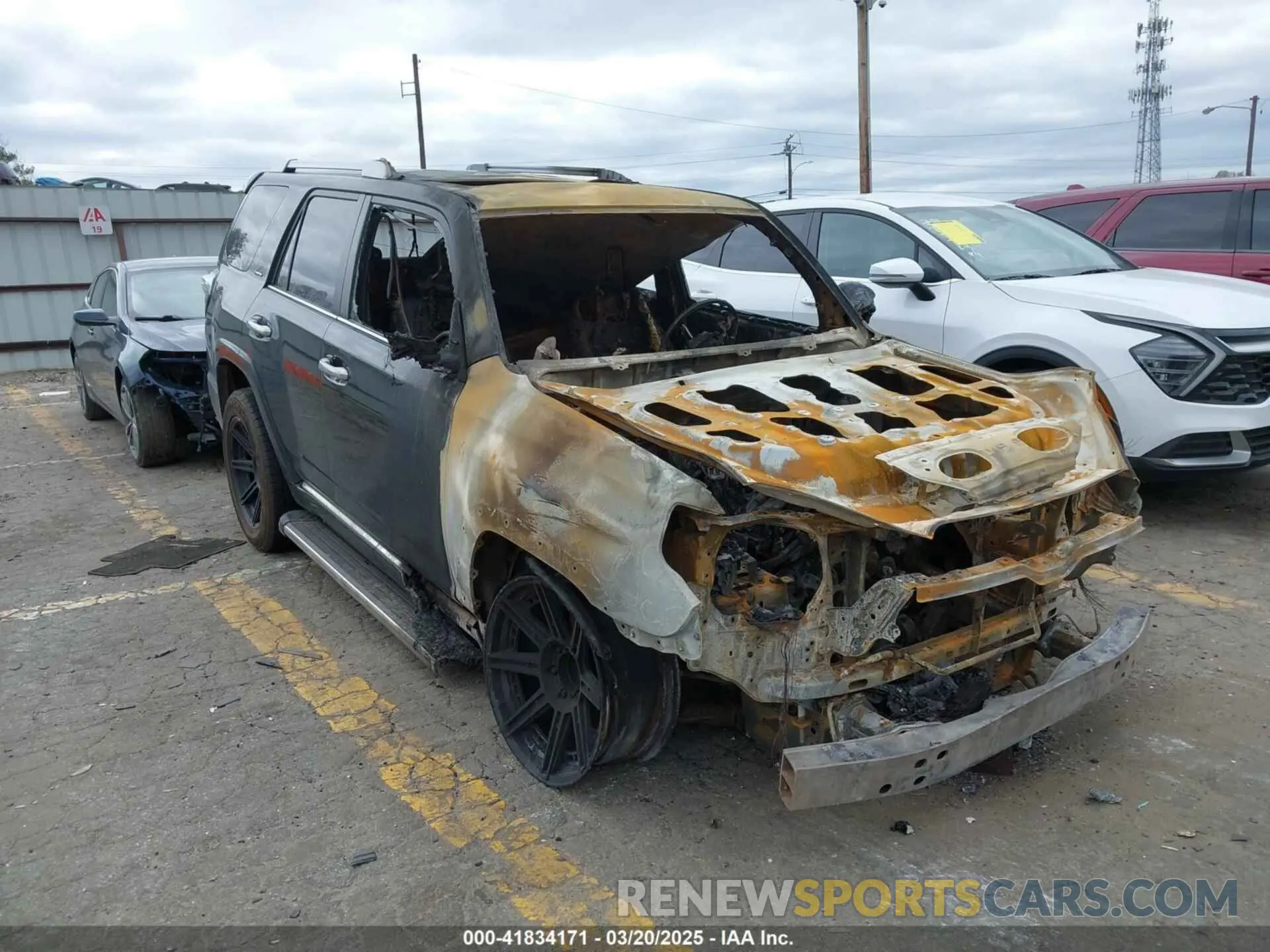 1 Photograph of a damaged car JTEZU5JR2K5198703 TOYOTA 4RUNNER 2019