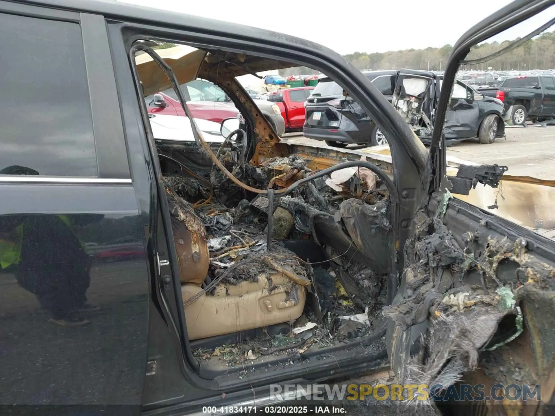 5 Photograph of a damaged car JTEZU5JR2K5198703 TOYOTA 4RUNNER 2019