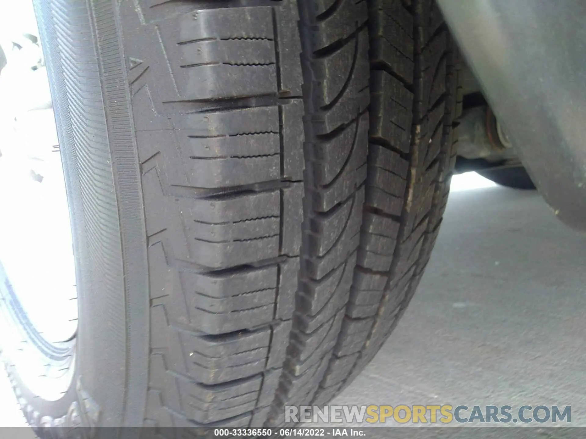 12 Photograph of a damaged car JTEZU5JR3K5194403 TOYOTA 4RUNNER 2019