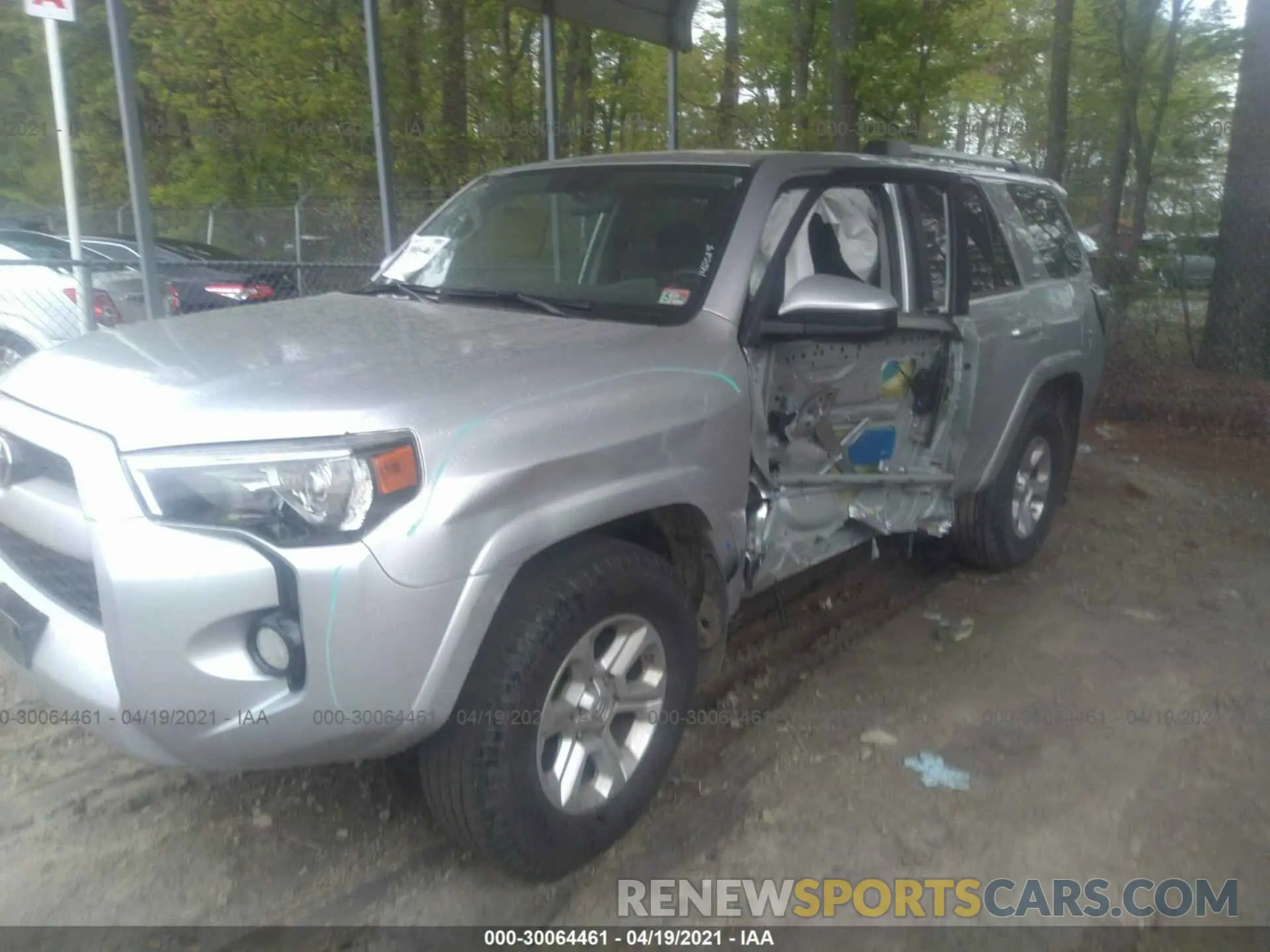 2 Photograph of a damaged car JTEZU5JR4K5196547 TOYOTA 4RUNNER 2019
