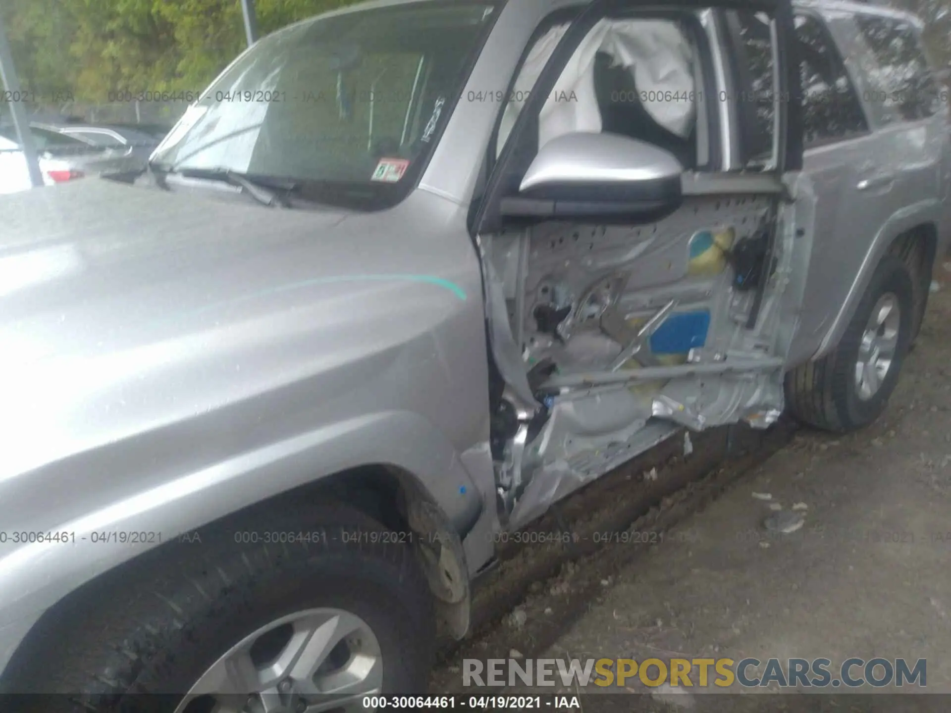 6 Photograph of a damaged car JTEZU5JR4K5196547 TOYOTA 4RUNNER 2019