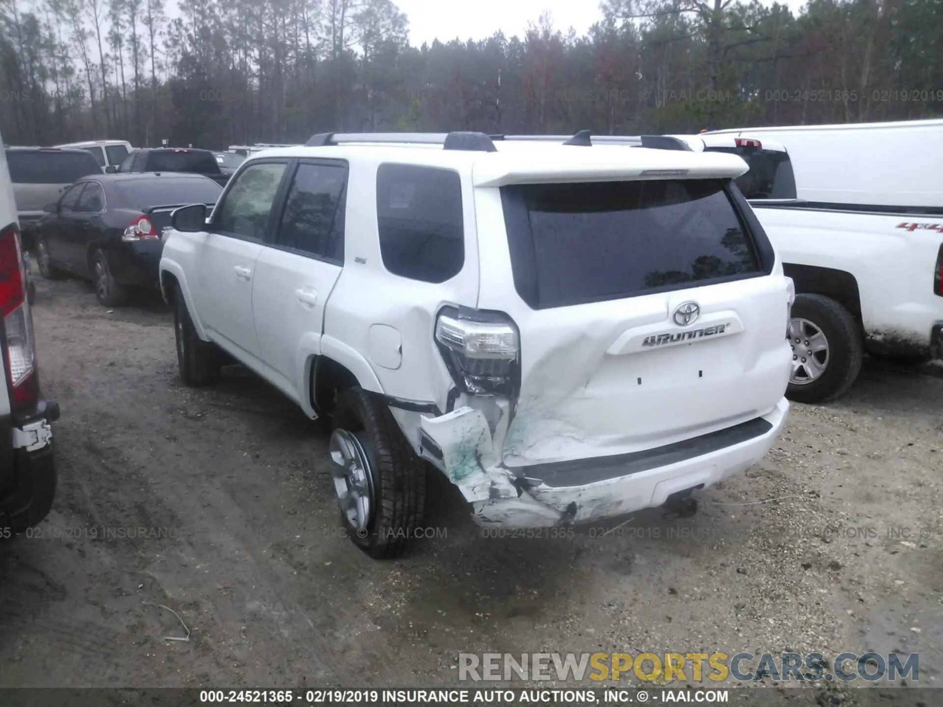 3 Photograph of a damaged car JTEZU5JR4K5200712 TOYOTA 4RUNNER 2019