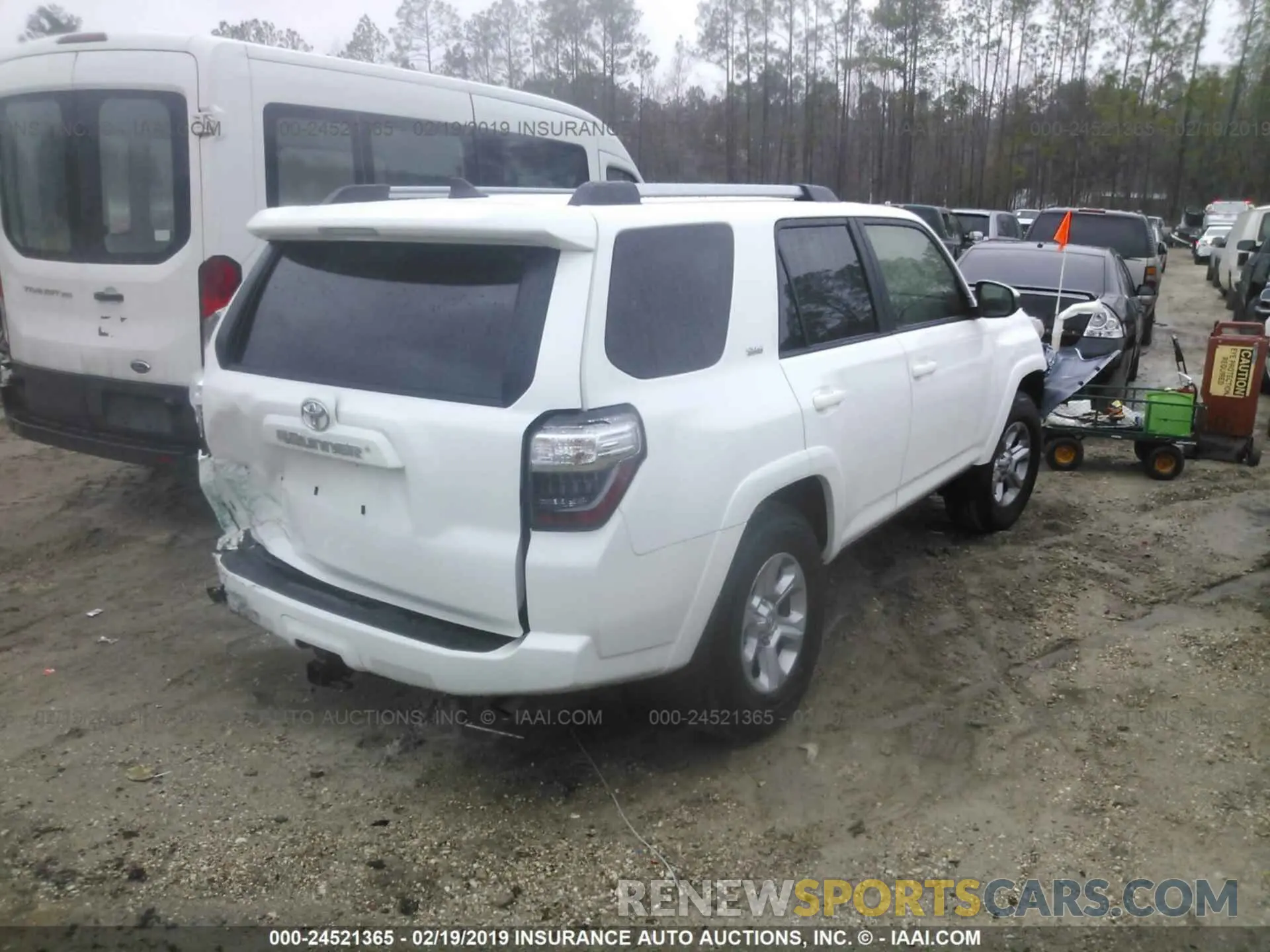 4 Photograph of a damaged car JTEZU5JR4K5200712 TOYOTA 4RUNNER 2019