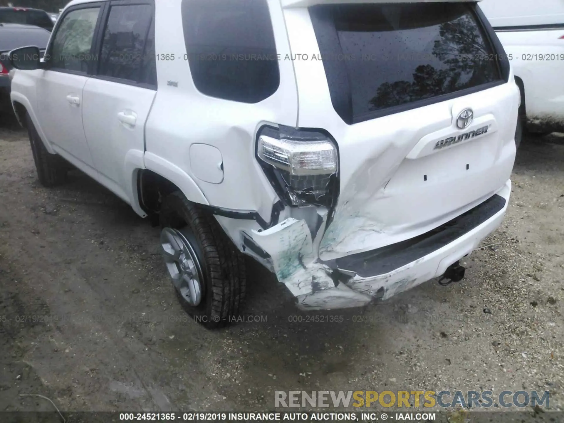 6 Photograph of a damaged car JTEZU5JR4K5200712 TOYOTA 4RUNNER 2019