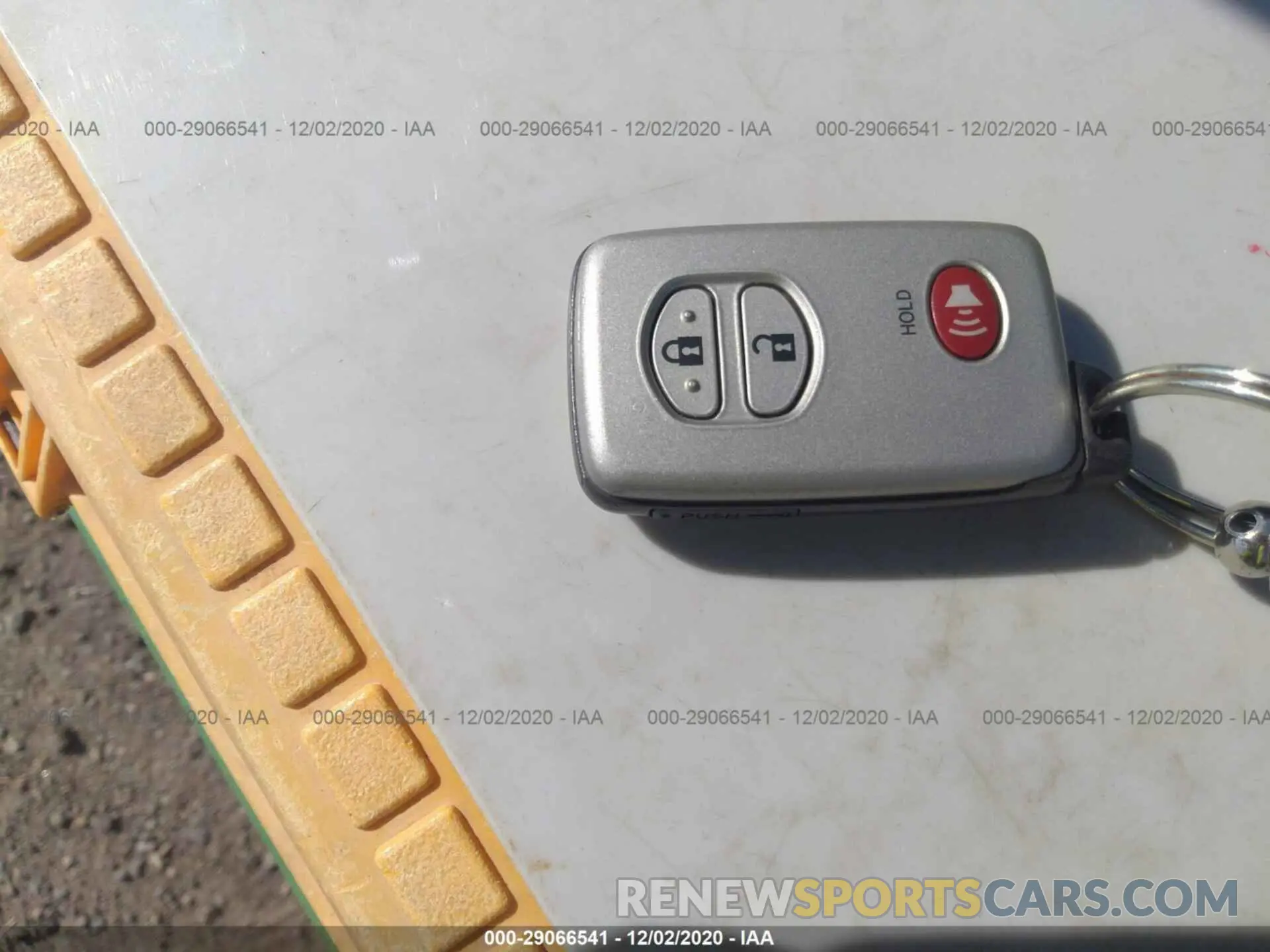 11 Photograph of a damaged car JTEZU5JR4K5204470 TOYOTA 4RUNNER 2019