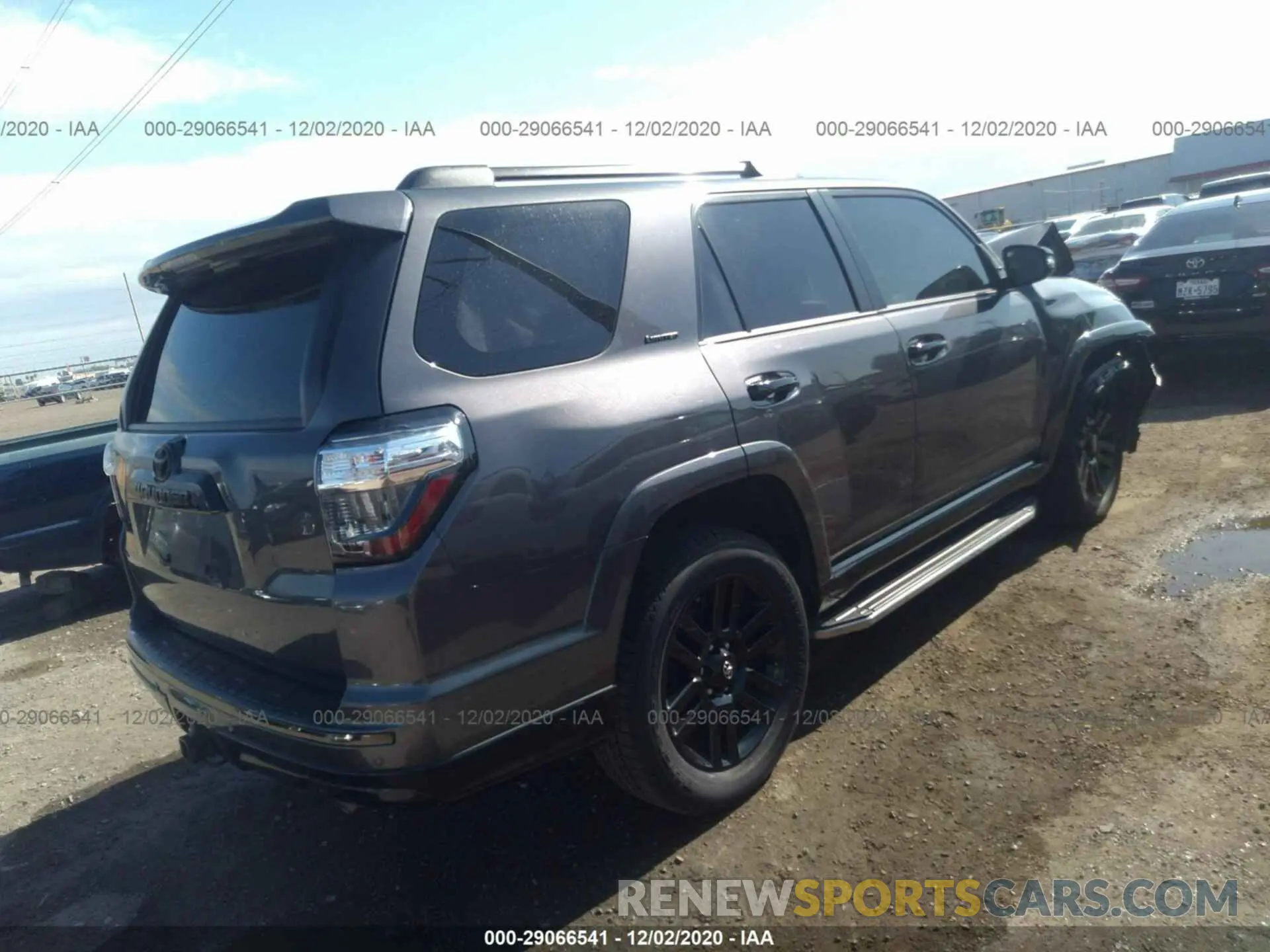 4 Photograph of a damaged car JTEZU5JR4K5204470 TOYOTA 4RUNNER 2019