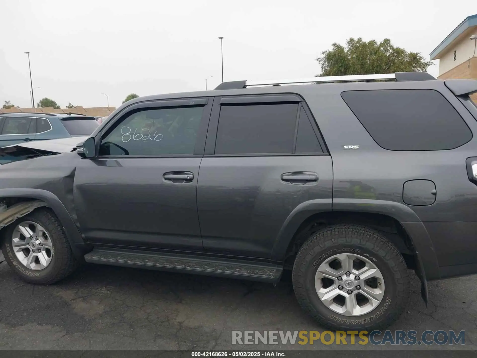 15 Photograph of a damaged car JTEZU5JR6K5200159 TOYOTA 4RUNNER 2019