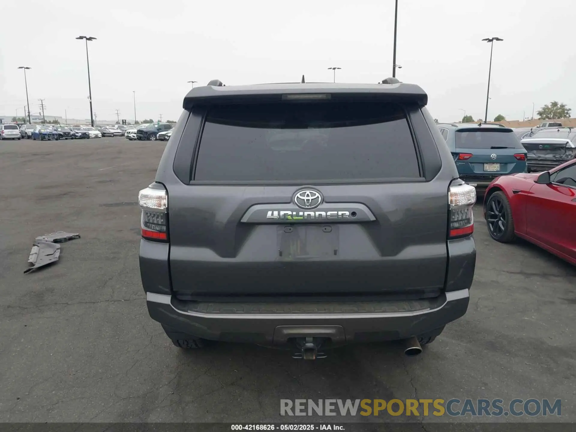 17 Photograph of a damaged car JTEZU5JR6K5200159 TOYOTA 4RUNNER 2019