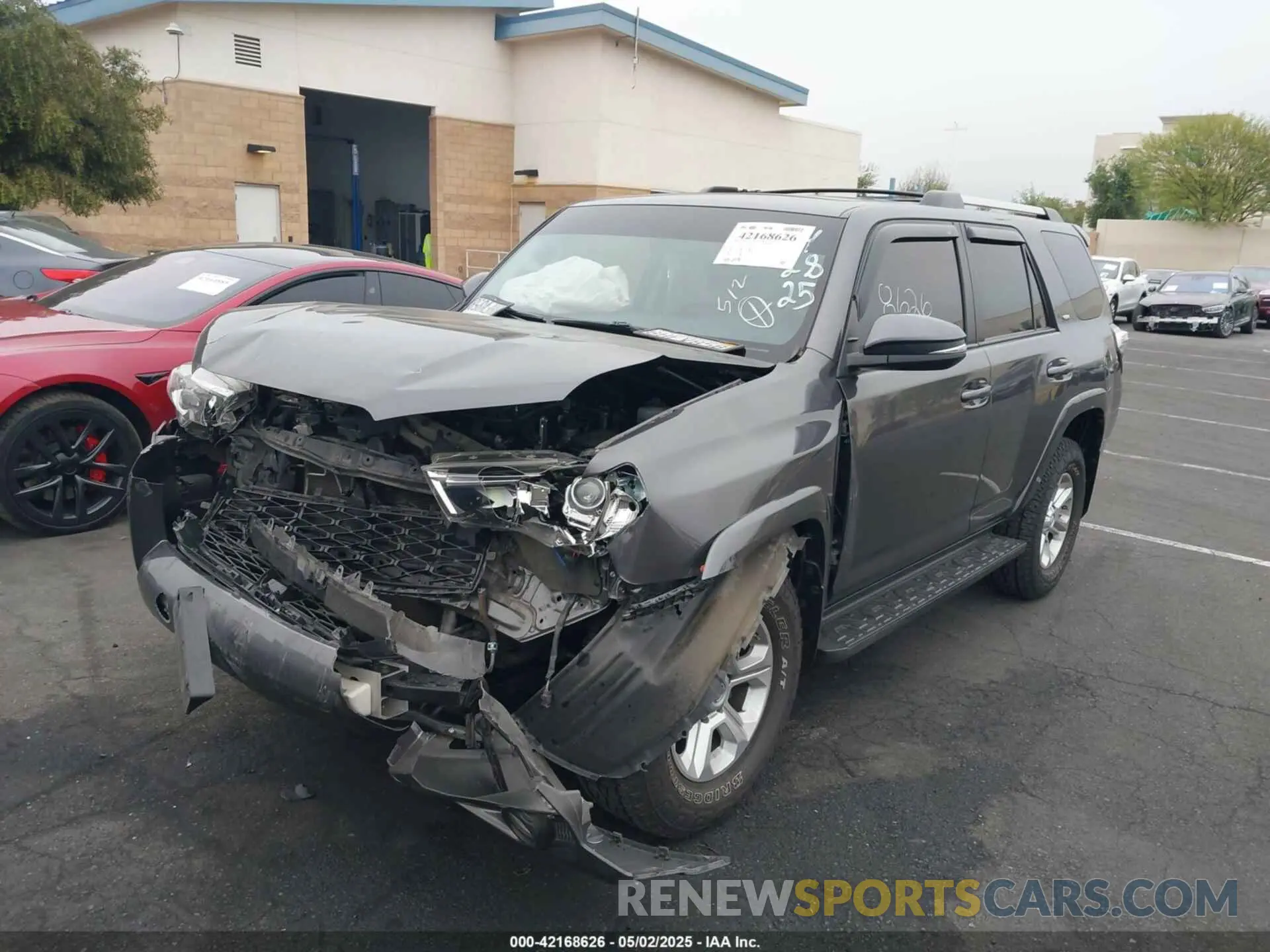 2 Photograph of a damaged car JTEZU5JR6K5200159 TOYOTA 4RUNNER 2019