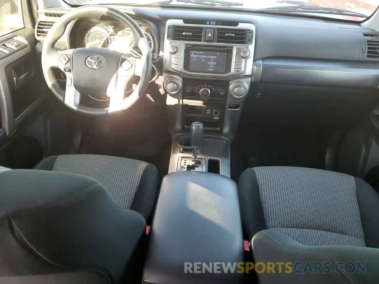 8 Photograph of a damaged car JTEZU5JR7K5202258 TOYOTA 4RUNNER 2019