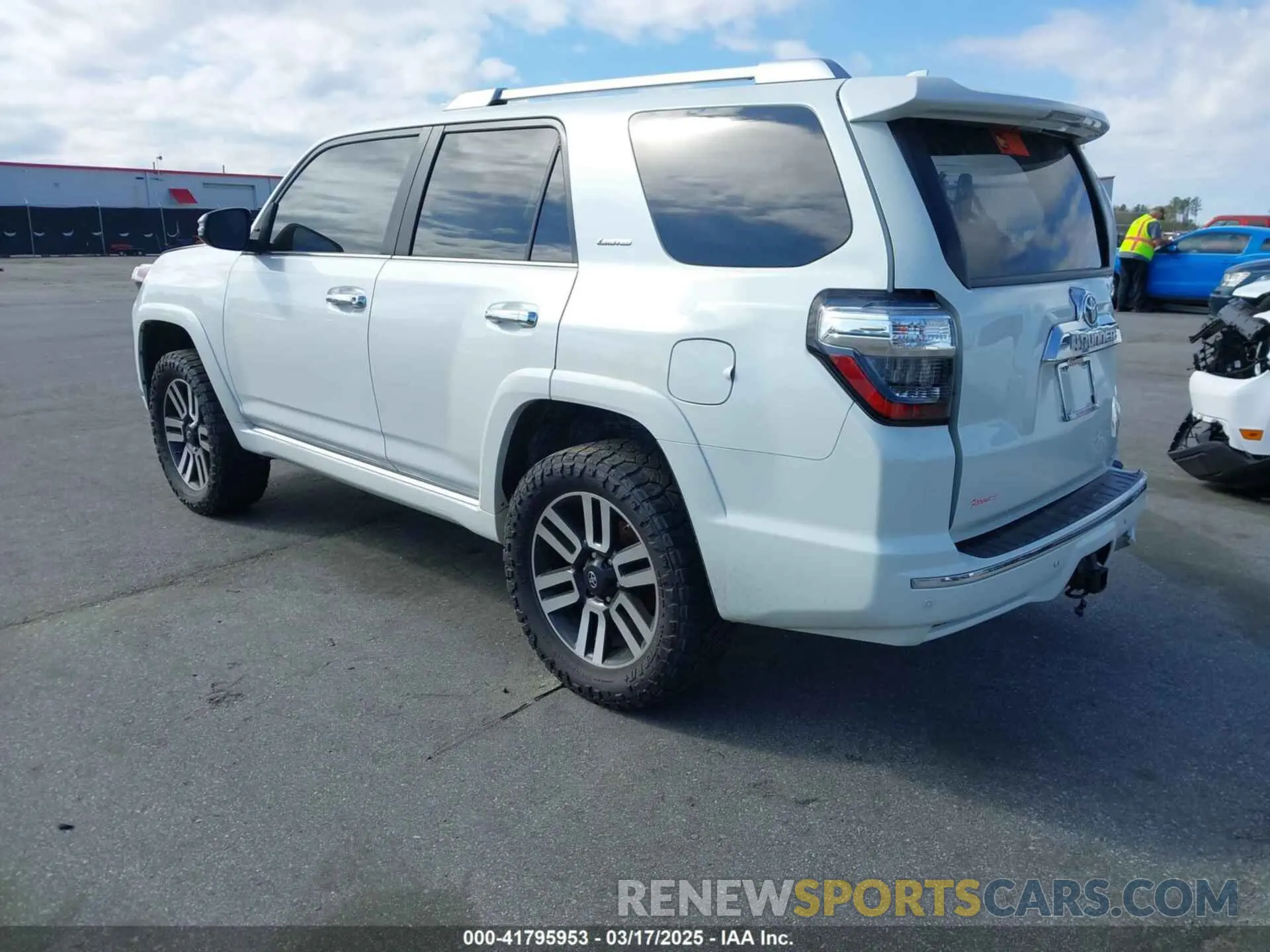 3 Photograph of a damaged car JTEZU5JR8K5198107 TOYOTA 4RUNNER 2019