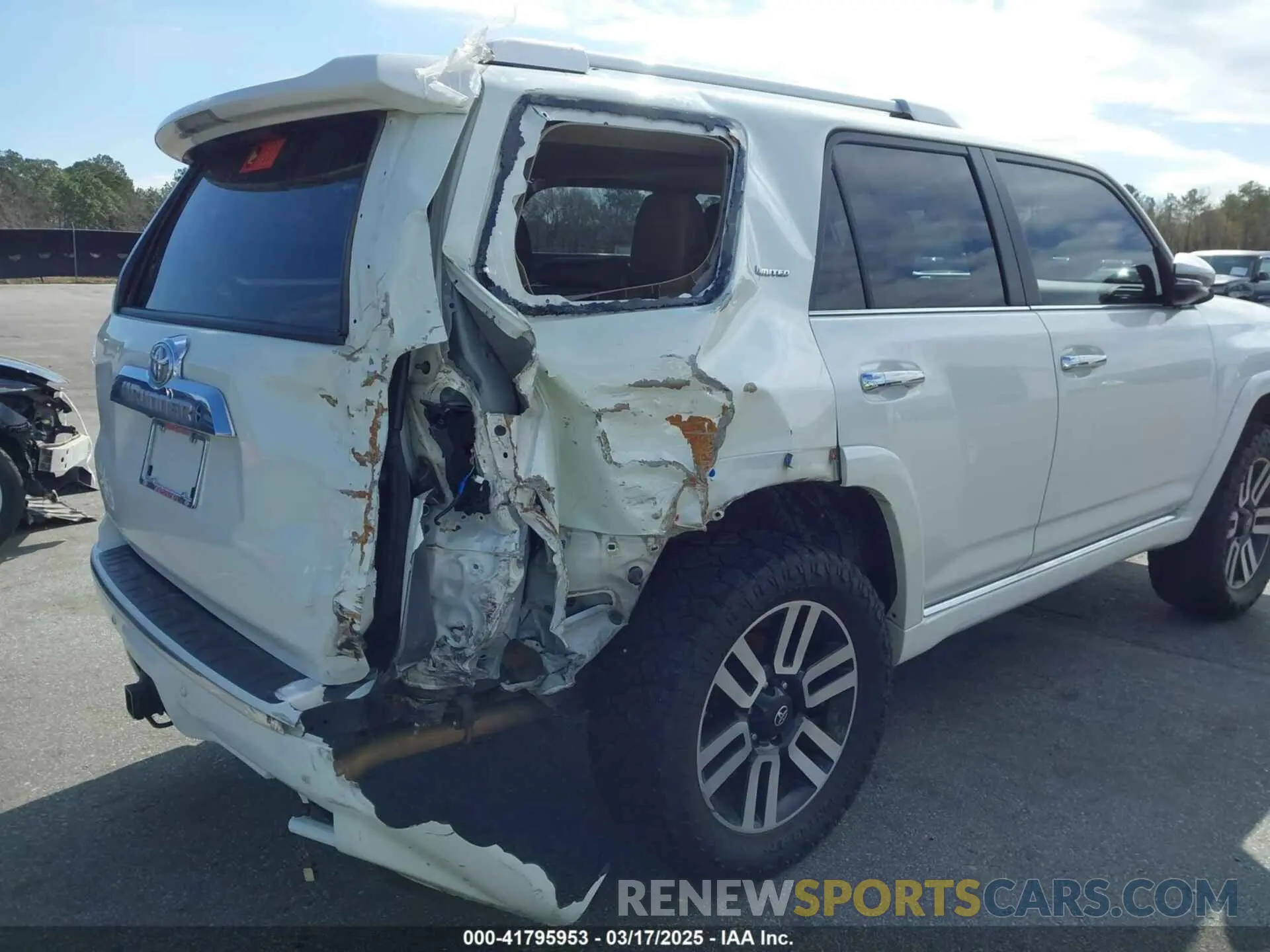6 Photograph of a damaged car JTEZU5JR8K5198107 TOYOTA 4RUNNER 2019