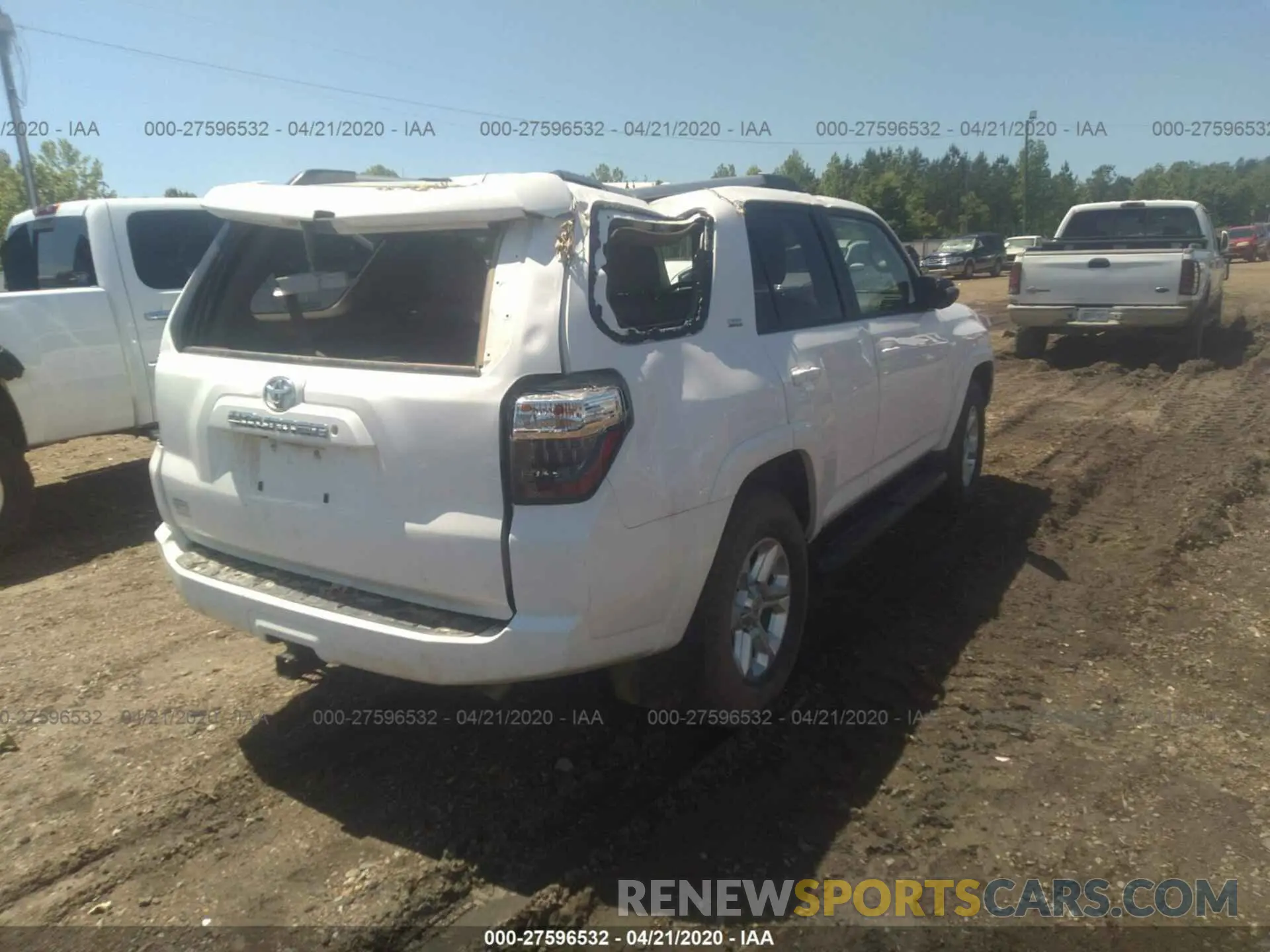 4 Photograph of a damaged car JTEZU5JR8K5208571 TOYOTA 4RUNNER 2019