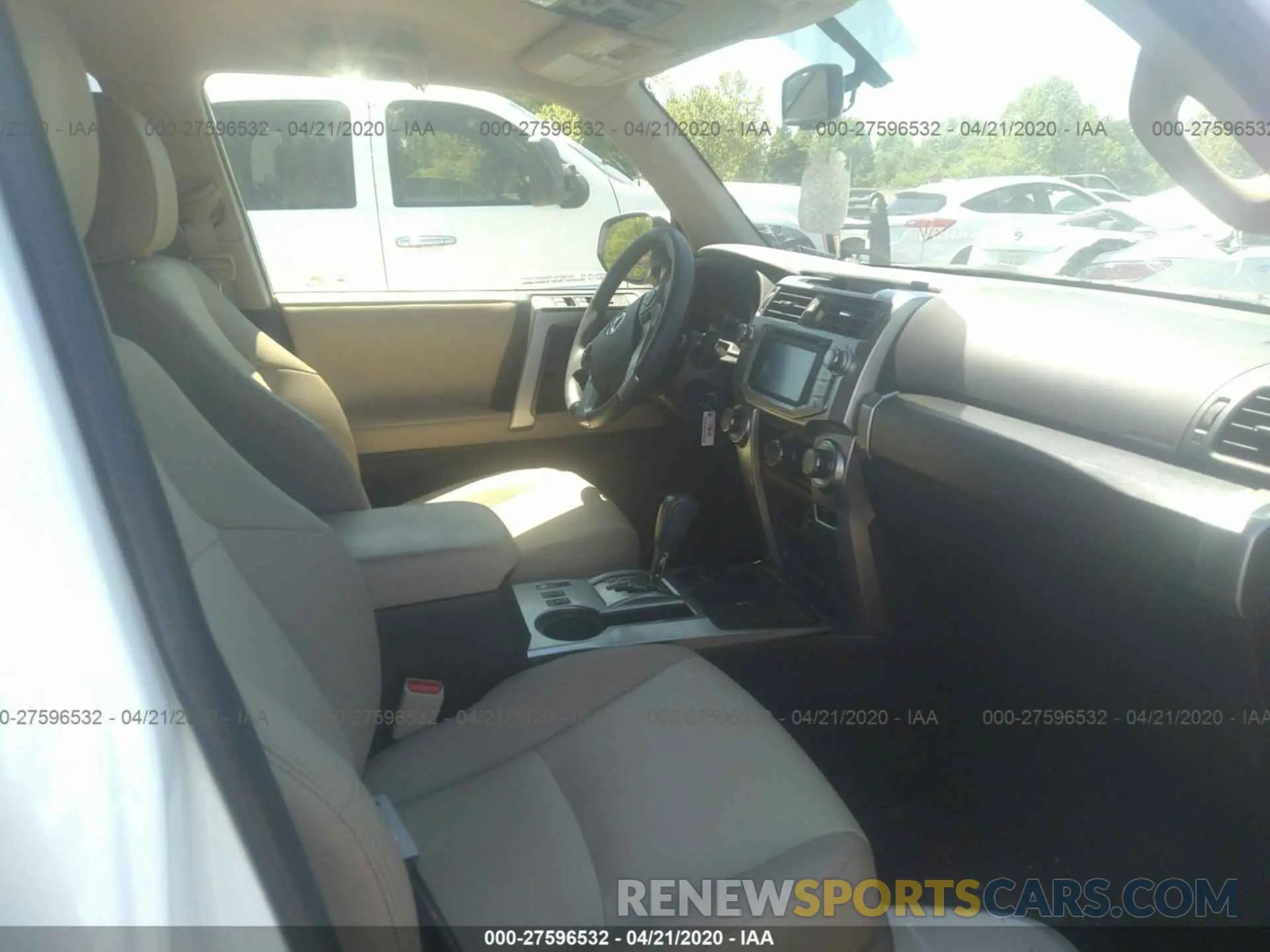 5 Photograph of a damaged car JTEZU5JR8K5208571 TOYOTA 4RUNNER 2019