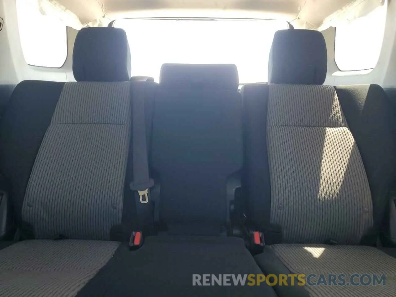 10 Фотография поврежденного автомобиля JTEZU5JR8K5210109 TOYOTA 4RUNNER 2019