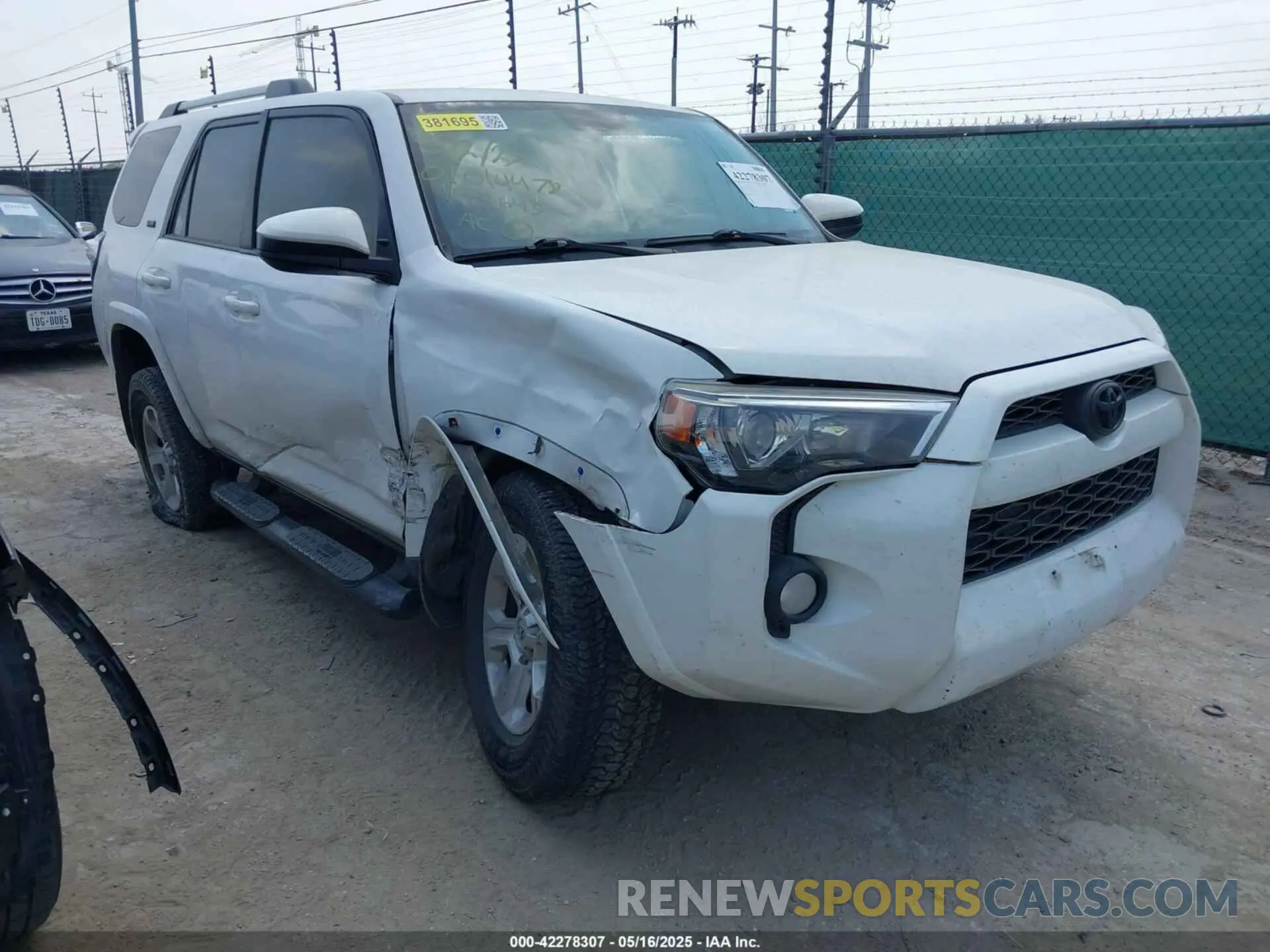 1 Фотография поврежденного автомобиля JTEZU5JRXK5198643 TOYOTA 4RUNNER 2019