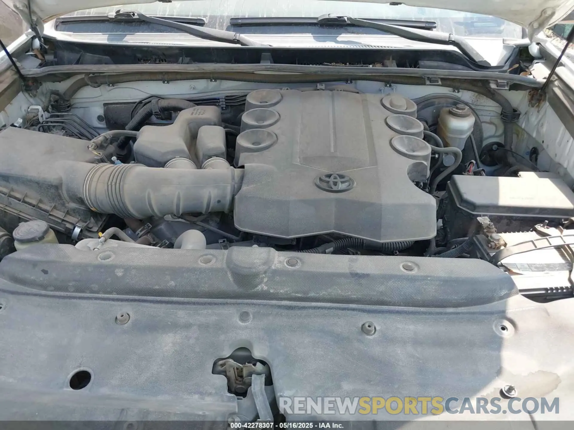 10 Фотография поврежденного автомобиля JTEZU5JRXK5198643 TOYOTA 4RUNNER 2019