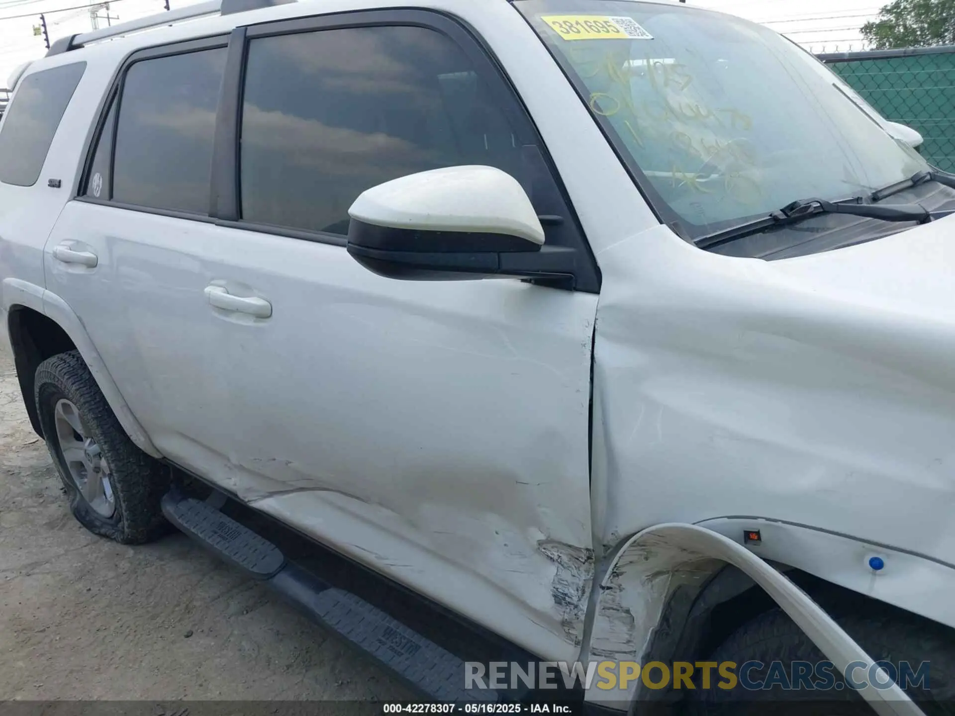 12 Фотография поврежденного автомобиля JTEZU5JRXK5198643 TOYOTA 4RUNNER 2019
