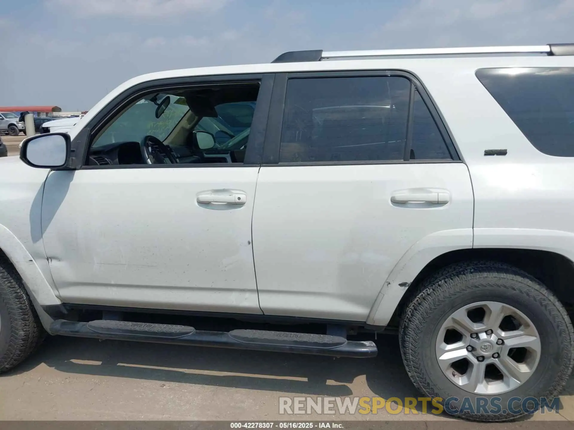 13 Фотография поврежденного автомобиля JTEZU5JRXK5198643 TOYOTA 4RUNNER 2019