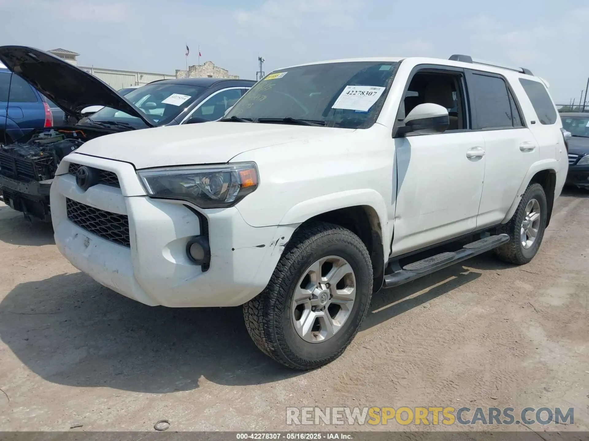 2 Фотография поврежденного автомобиля JTEZU5JRXK5198643 TOYOTA 4RUNNER 2019