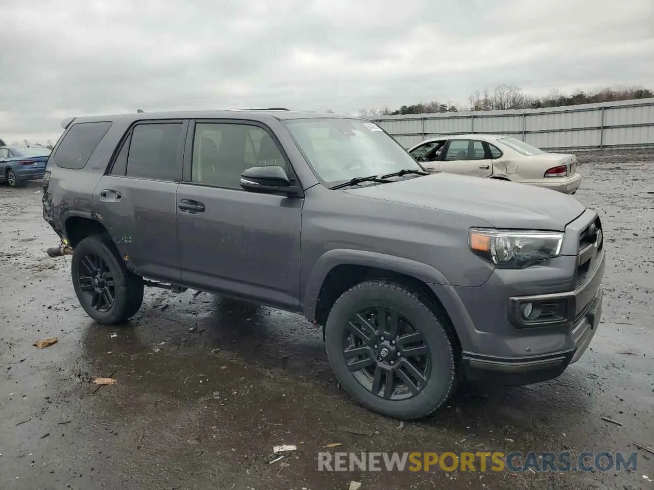 4 Photograph of a damaged car JTEBU5JR0L5757586 TOYOTA 4RUNNER 2020
