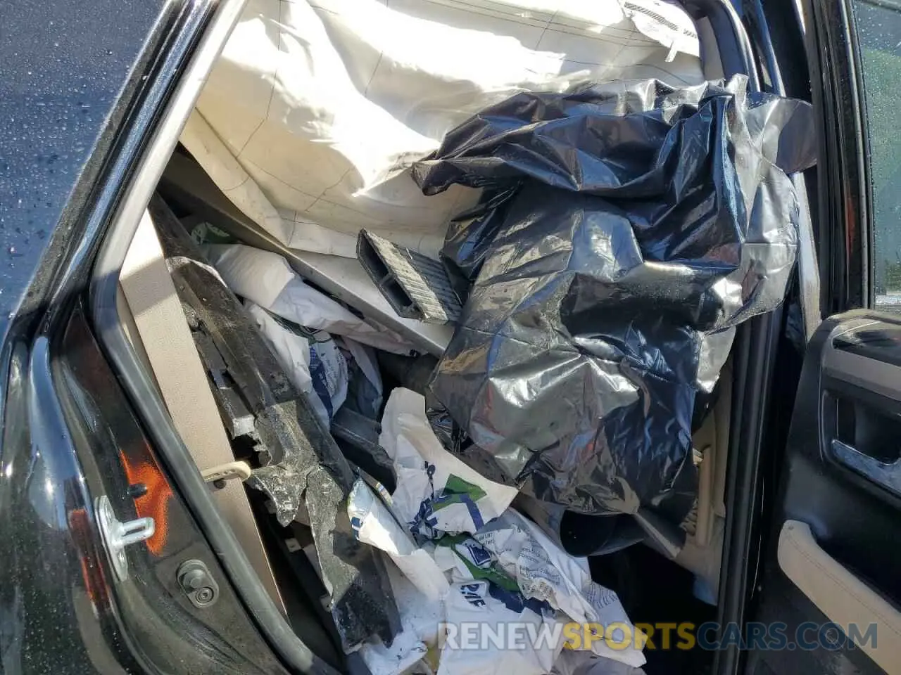 10 Photograph of a damaged car JTEBU5JR0L5770869 TOYOTA 4RUNNER 2020
