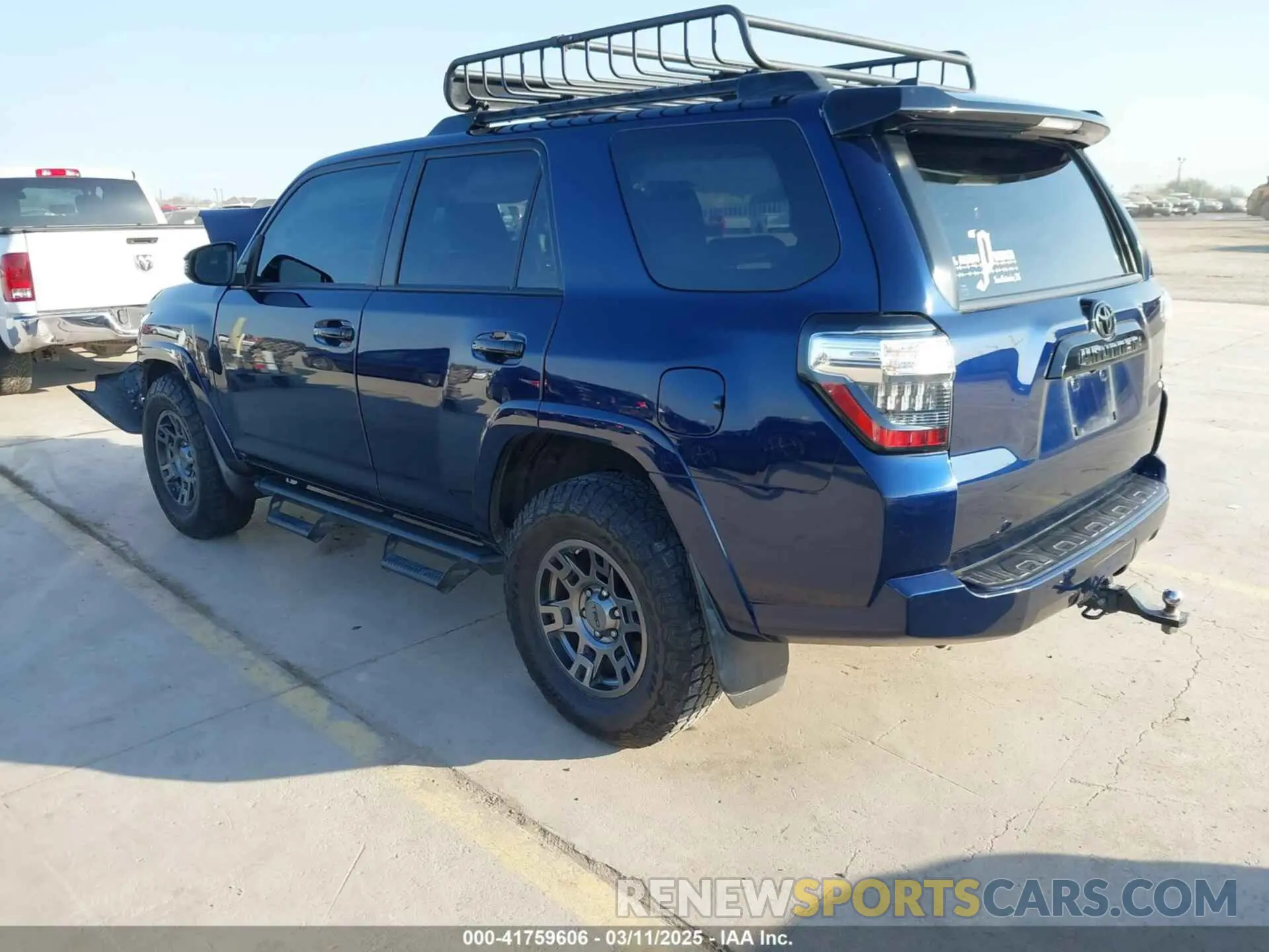 3 Фотография поврежденного автомобиля JTEBU5JR0L5800176 TOYOTA 4RUNNER 2020