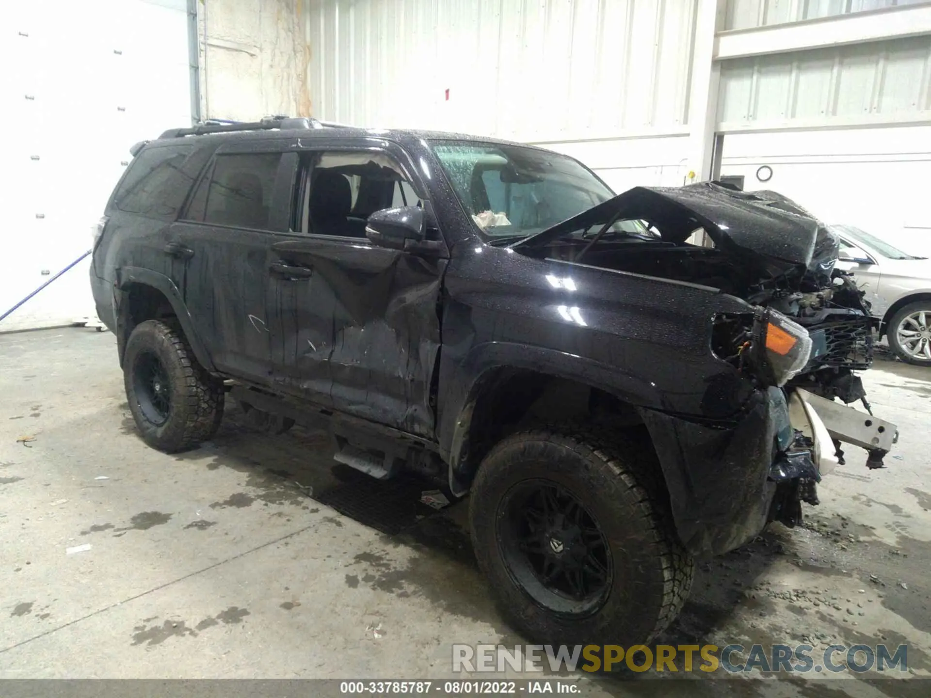 1 Фотография поврежденного автомобиля JTEBU5JR1L5758598 TOYOTA 4RUNNER 2020