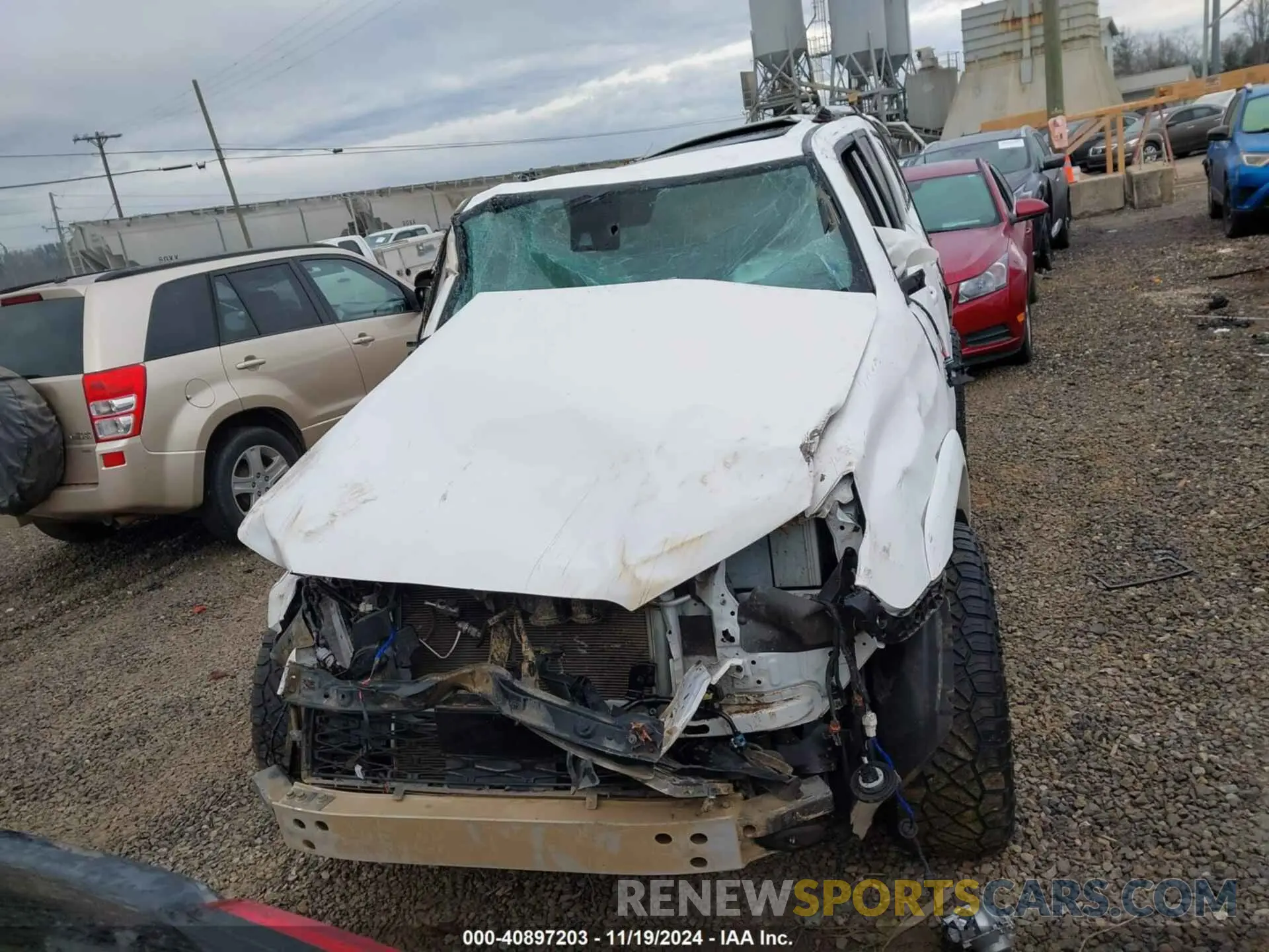 12 Photograph of a damaged car JTEBU5JR1L5761159 TOYOTA 4RUNNER 2020