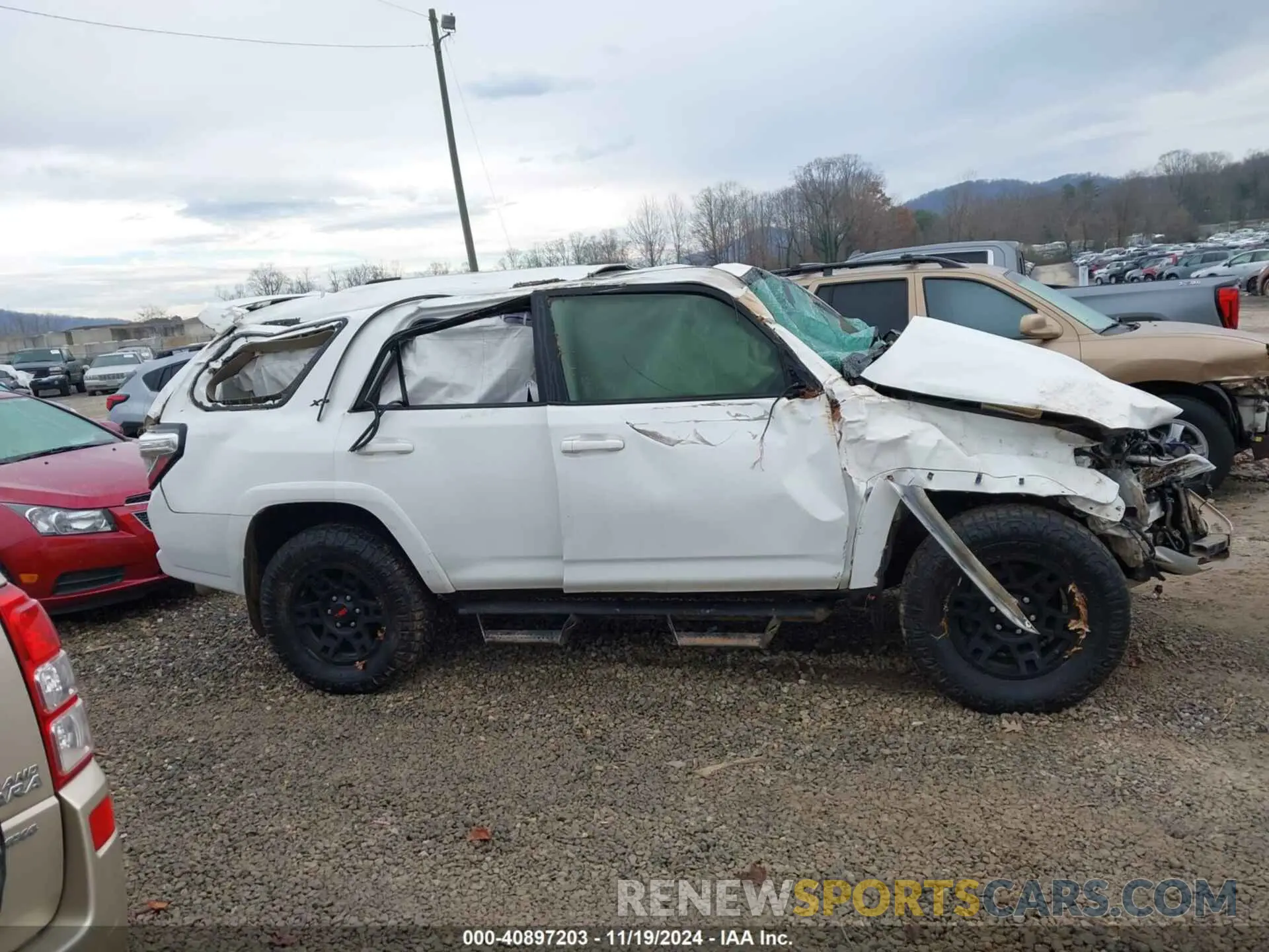 13 Photograph of a damaged car JTEBU5JR1L5761159 TOYOTA 4RUNNER 2020