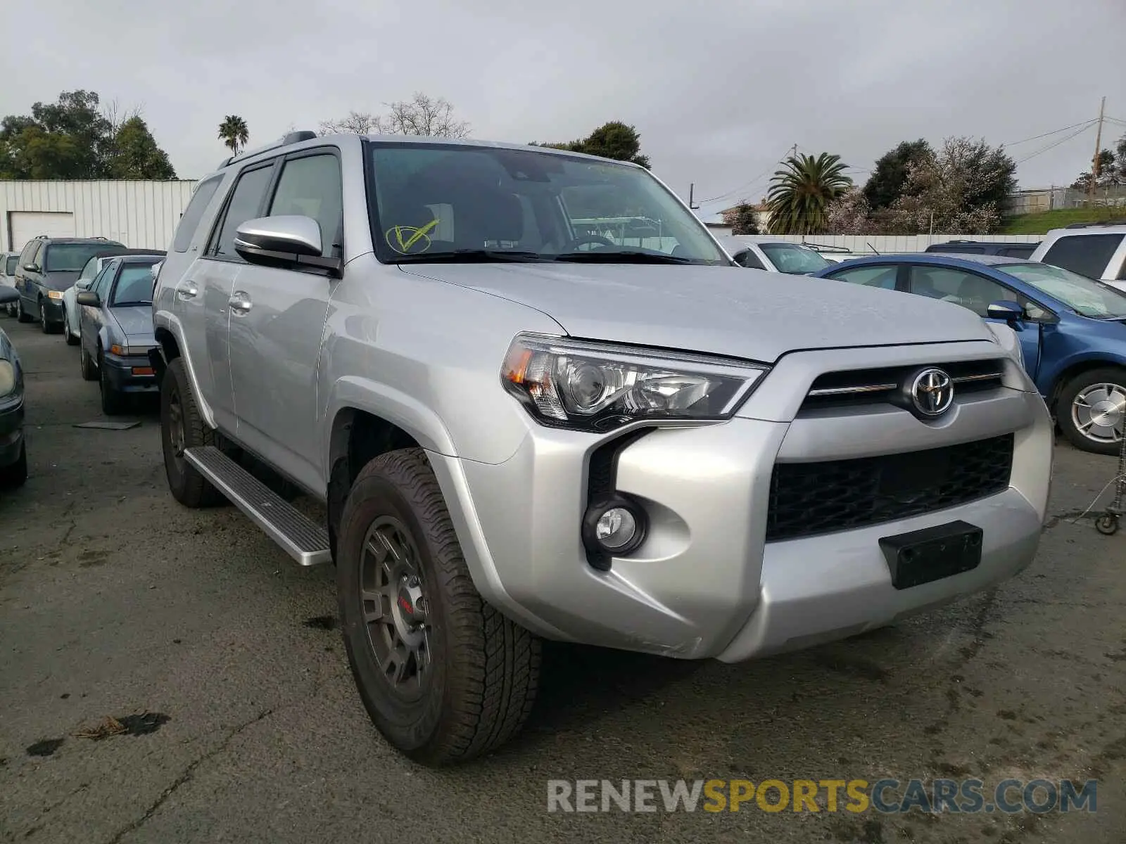 1 Photograph of a damaged car JTEBU5JR1L5763297 TOYOTA 4RUNNER 2020