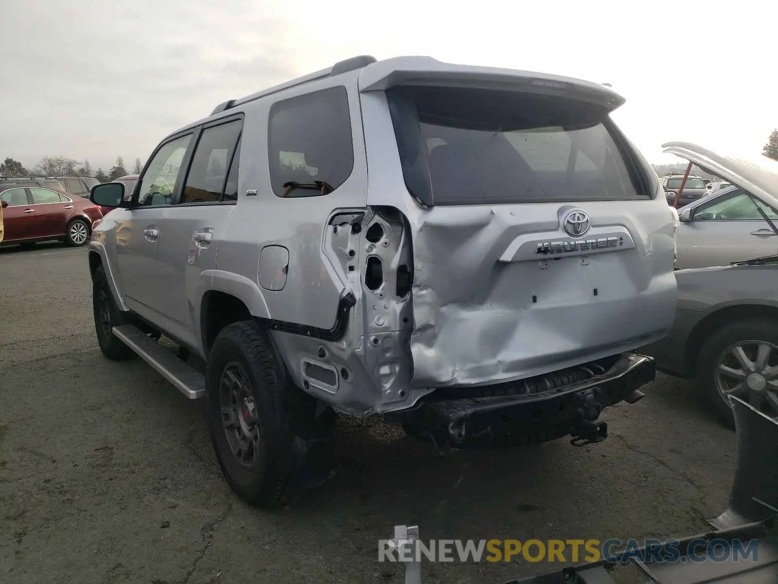 3 Photograph of a damaged car JTEBU5JR1L5763297 TOYOTA 4RUNNER 2020
