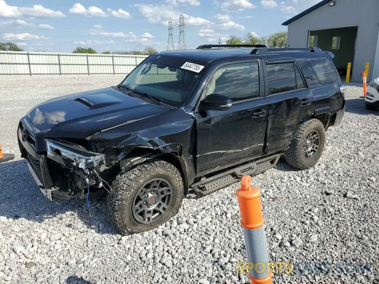 1 Фотография поврежденного автомобиля JTEBU5JR1L5767530 TOYOTA 4RUNNER 2020