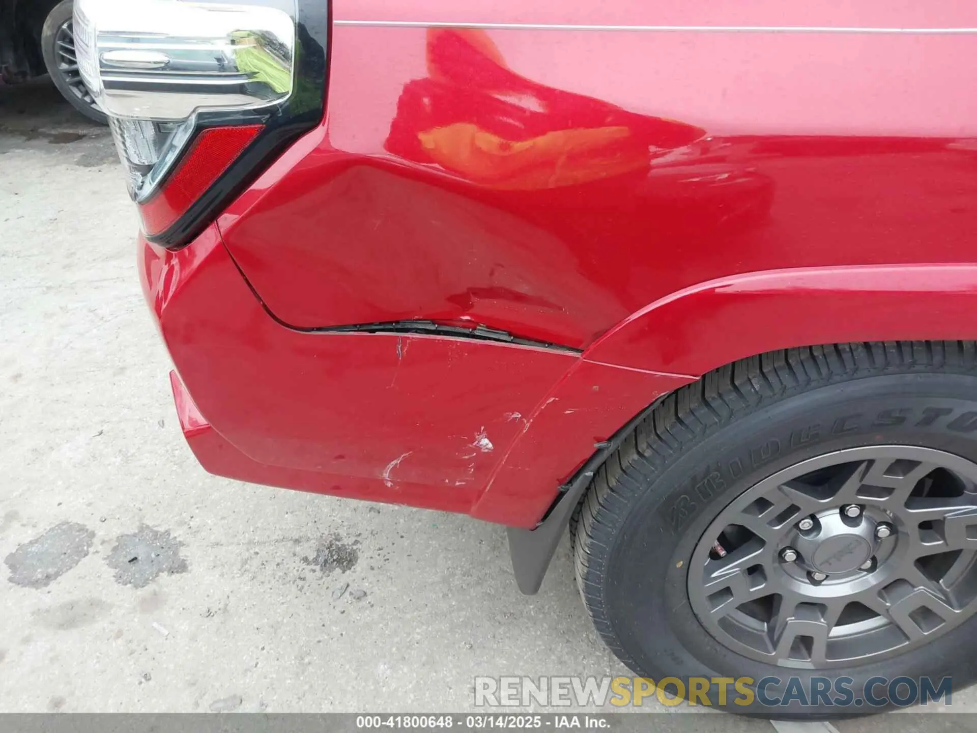 17 Photograph of a damaged car JTEBU5JR1L5783386 TOYOTA 4RUNNER 2020