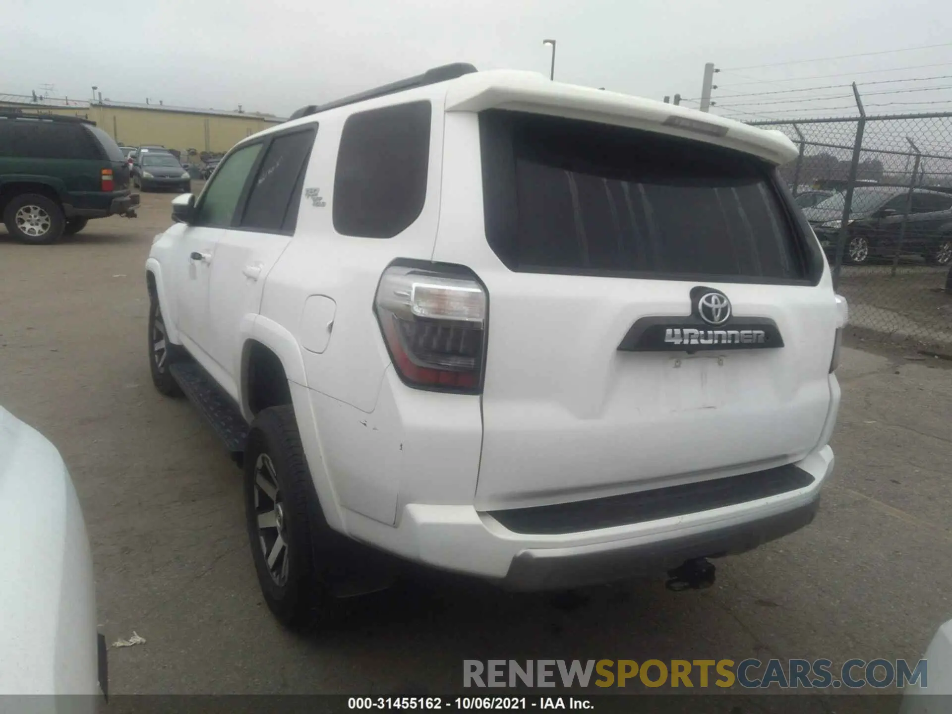 3 Photograph of a damaged car JTEBU5JR1L5785347 TOYOTA 4RUNNER 2020