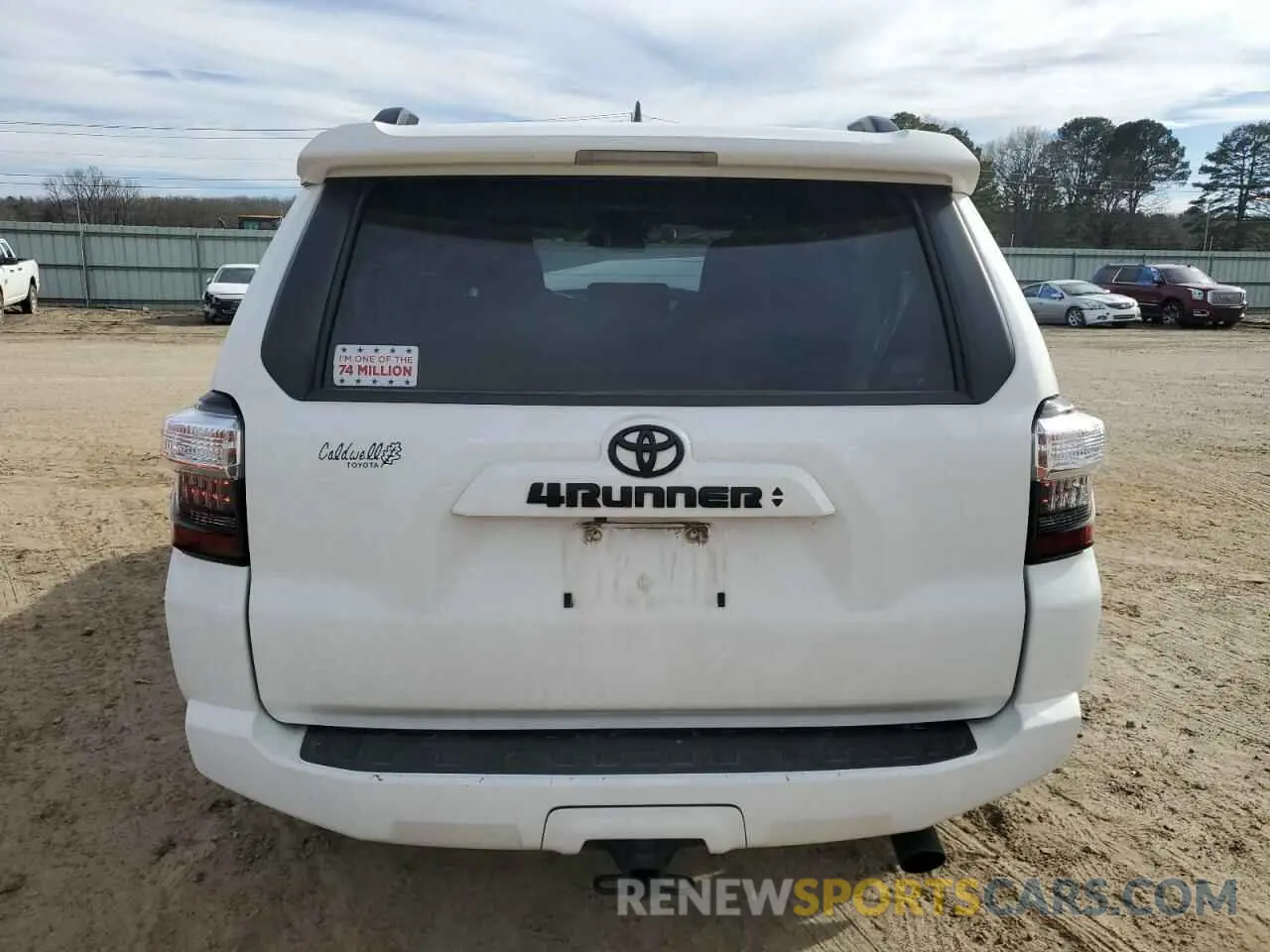 6 Photograph of a damaged car JTEBU5JR1L5800543 TOYOTA 4RUNNER 2020