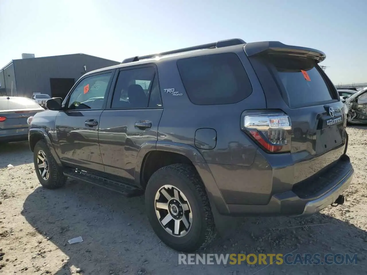 2 Photograph of a damaged car JTEBU5JR1L5833333 TOYOTA 4RUNNER 2020