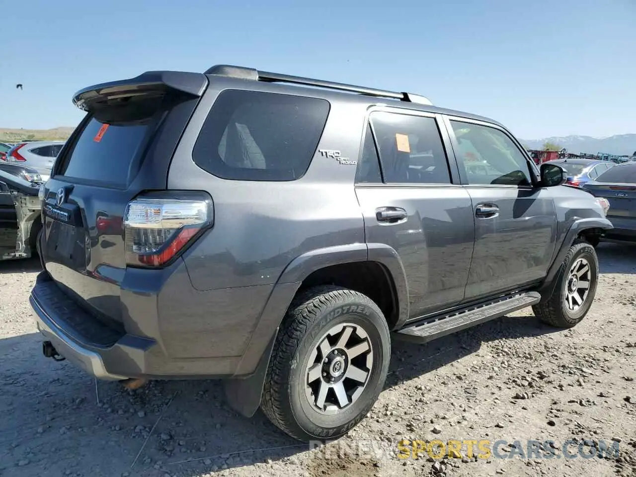 3 Photograph of a damaged car JTEBU5JR1L5833333 TOYOTA 4RUNNER 2020
