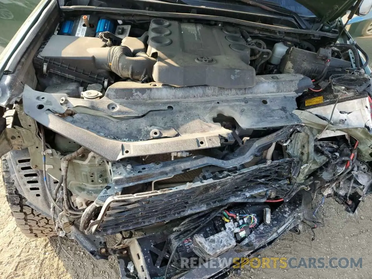 12 Фотография поврежденного автомобиля JTEBU5JR2L5737713 TOYOTA 4RUNNER 2020