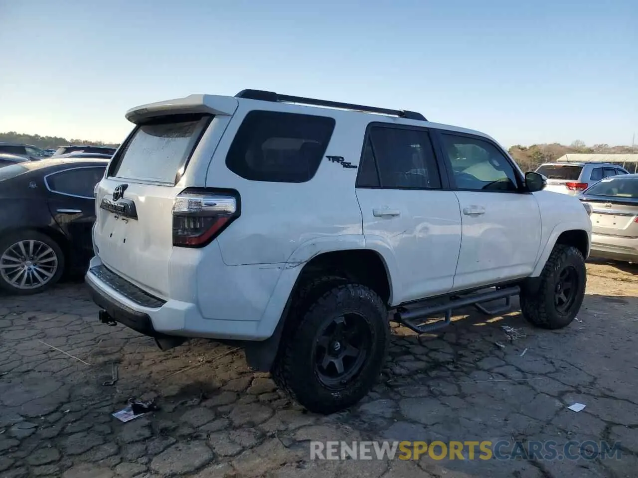3 Фотография поврежденного автомобиля JTEBU5JR2L5742734 TOYOTA 4RUNNER 2020