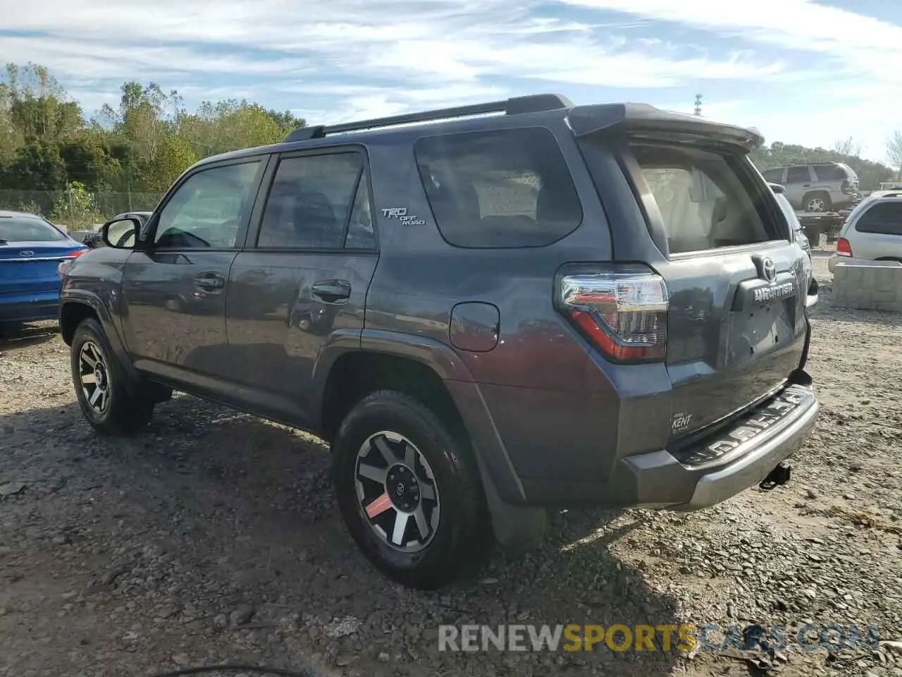 2 Photograph of a damaged car JTEBU5JR2L5746962 TOYOTA 4RUNNER 2020